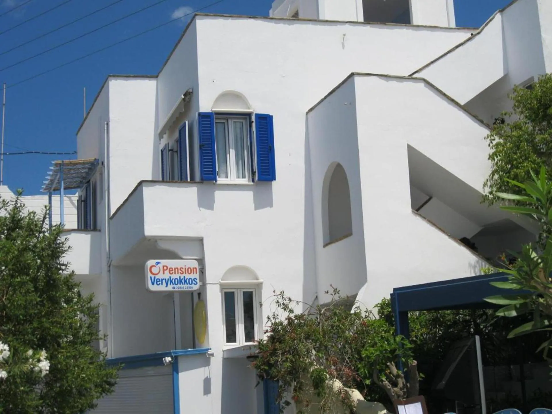 Property building in Verykokkos Pension I