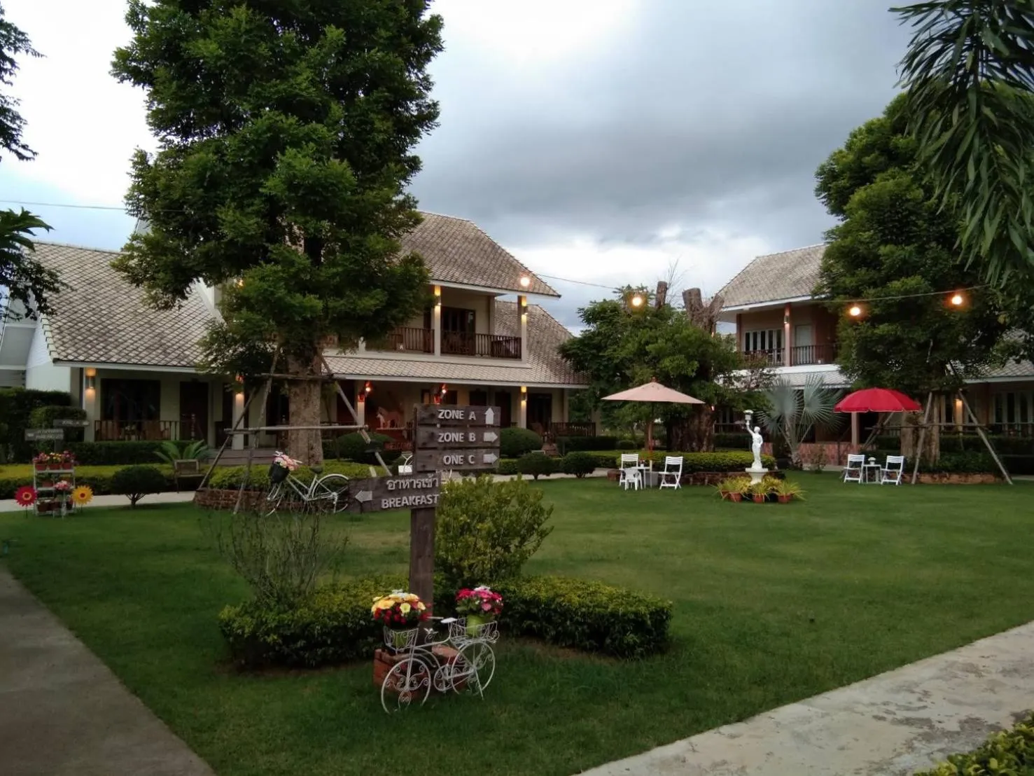 Garden in Scent of Sukhothai Resort