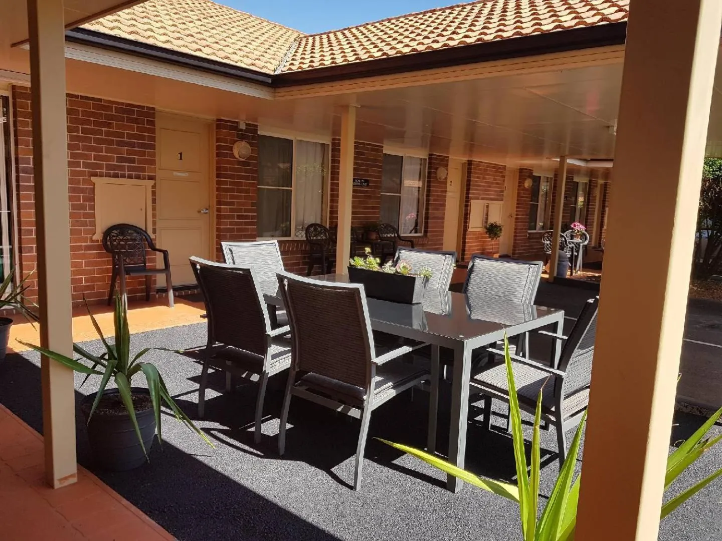 Area and facilities in Cotswold Motor Inn