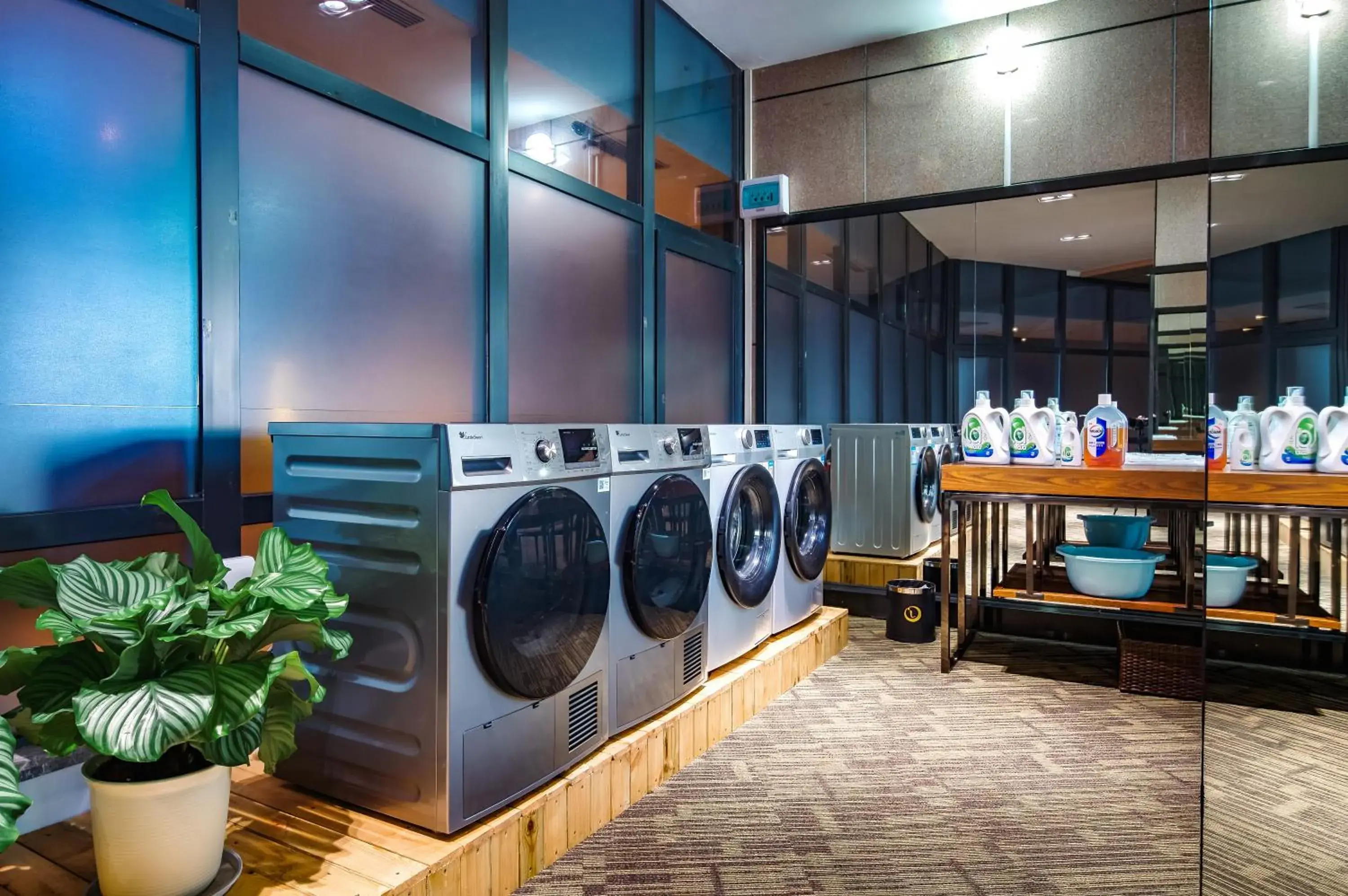 Deluxe Business Twin Room in Lia Charlton Hotel Shenzhen Deluxe Business Twin Room in Lia Charlton Hotel Shenzhen