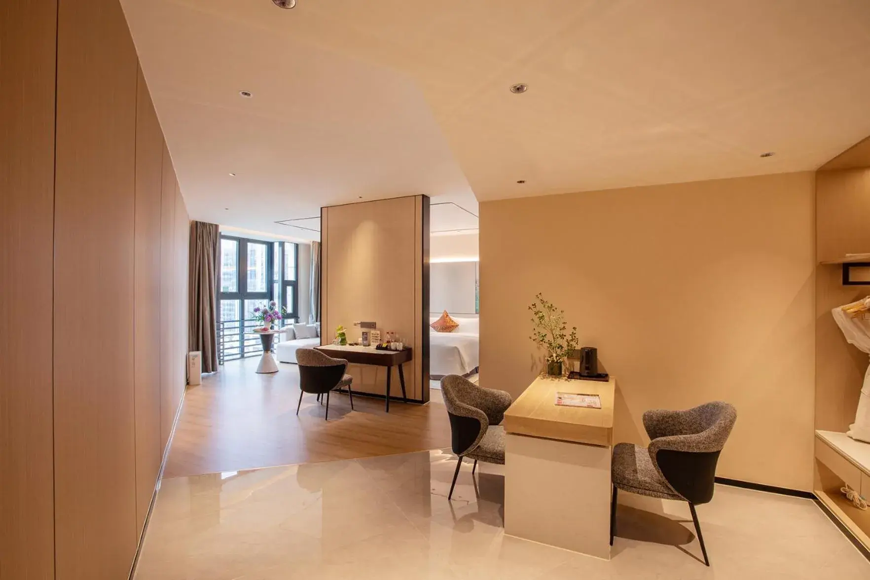 Lia Studio King Bed Room in Lia Charlton Hotel Shenzhen Lia Studio King Bed Room in Lia Charlton Hotel Shenzhen