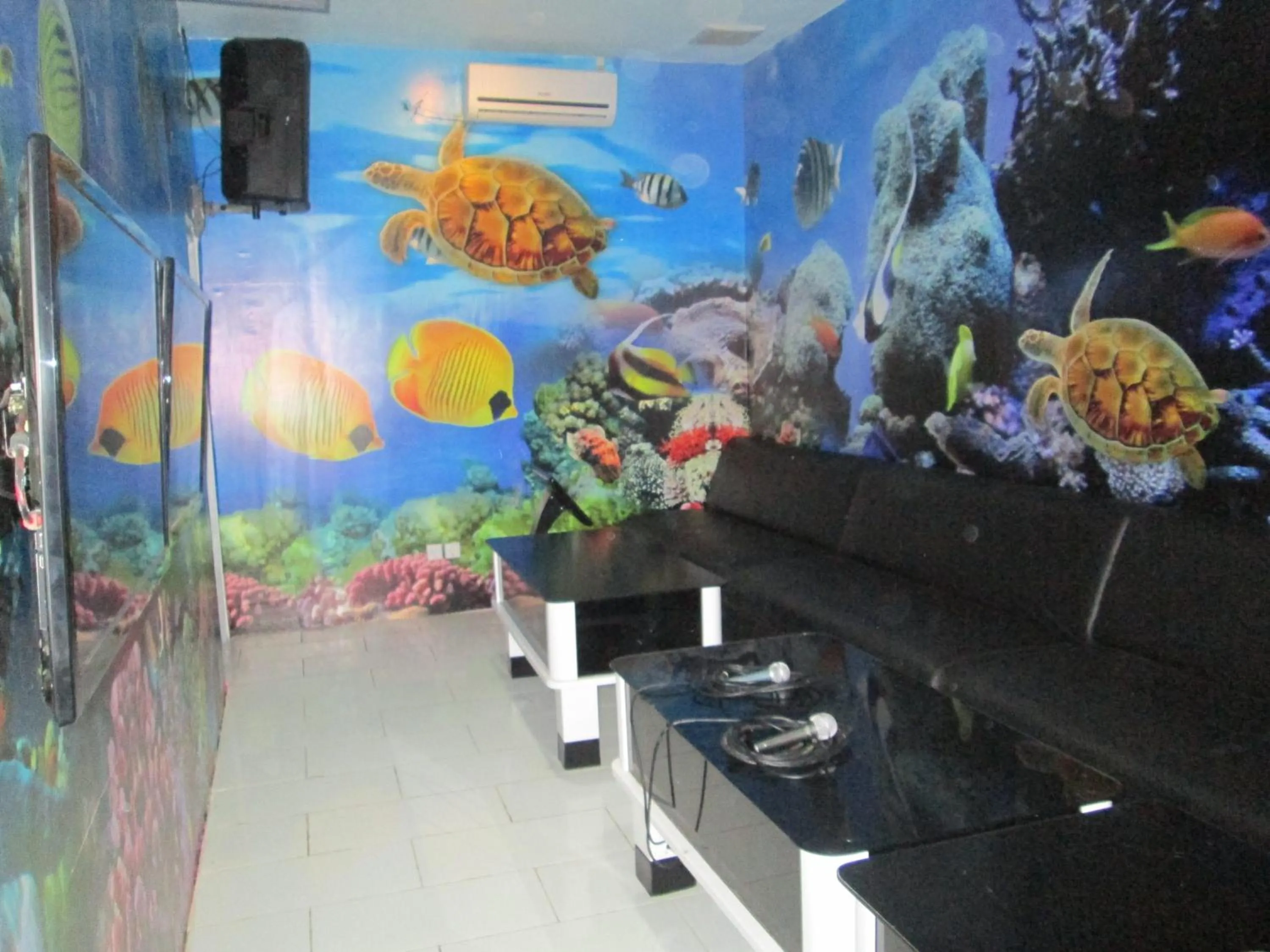 Karaoke in Mahkota Hotel