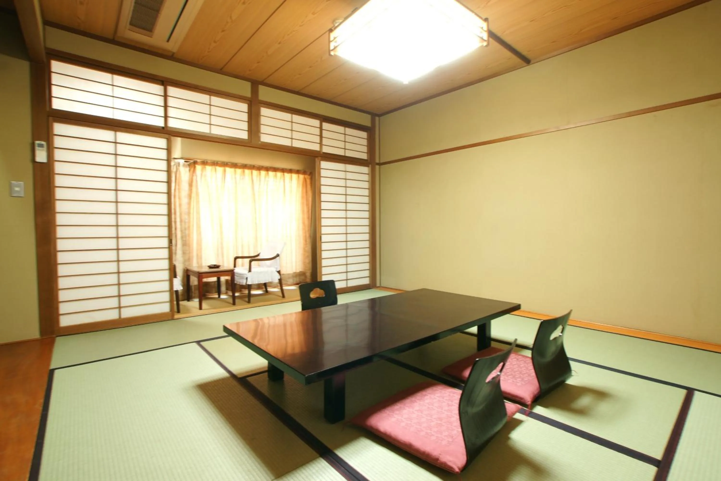 Photo of the whole room in Imakuni Ryokan
