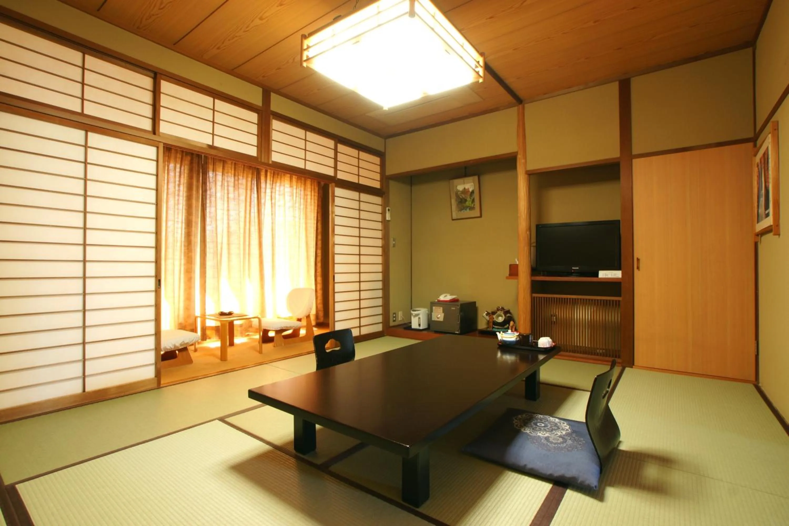 Photo of the whole room in Imakuni Ryokan
