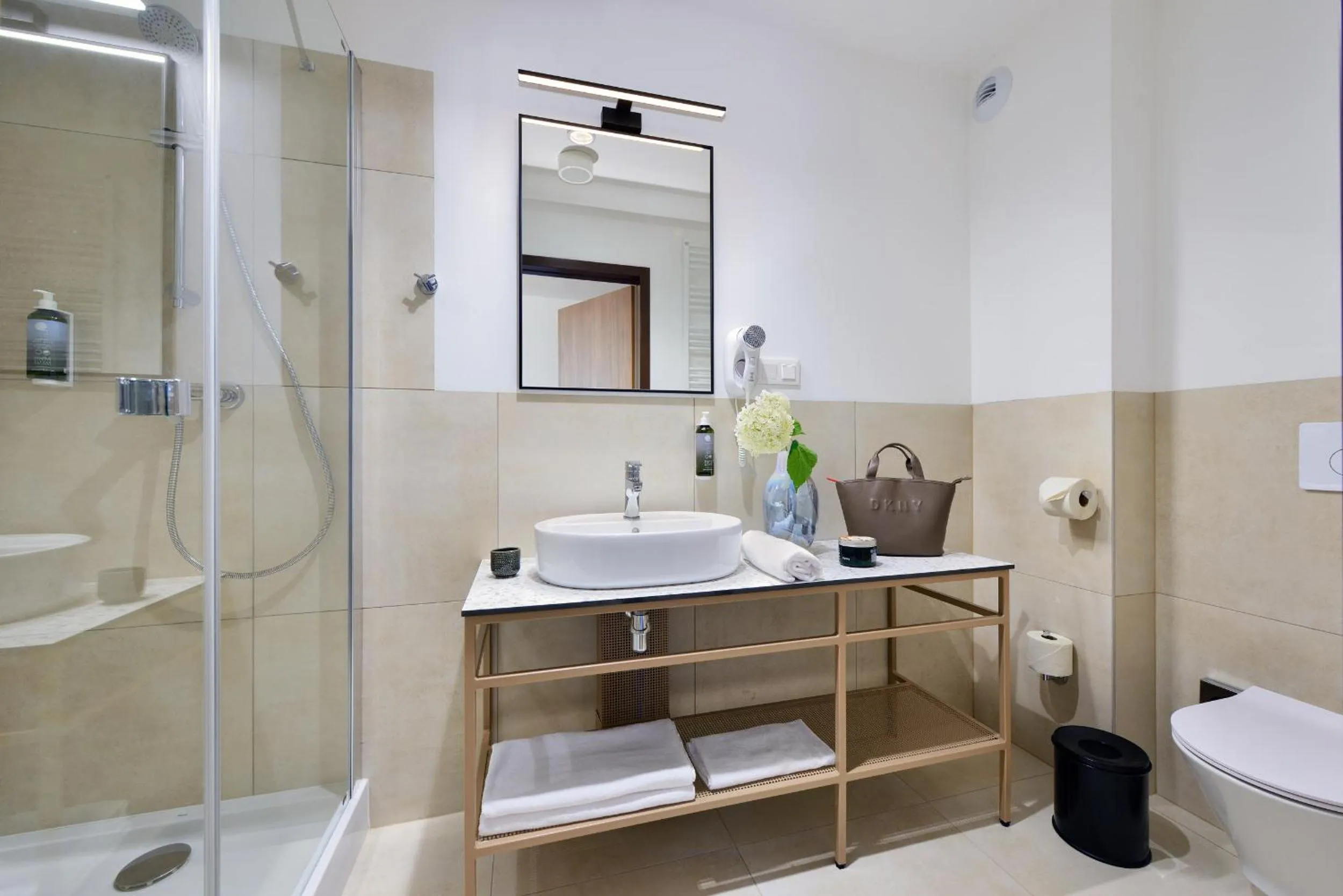 Shower in Arche Nałęczów & SPA dawne Sanatorium Milicyjne