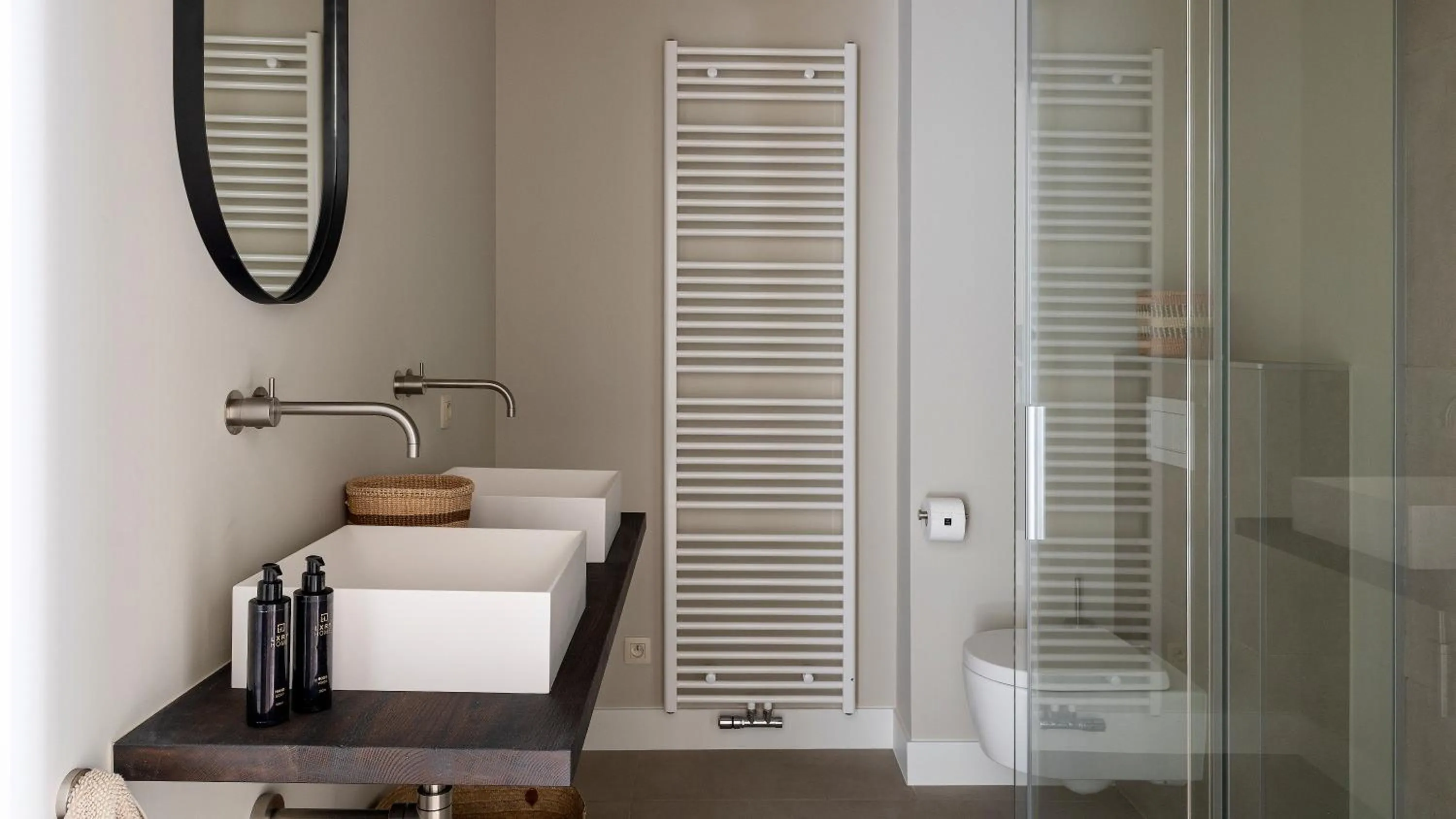 Bathroom in De Gulden Poorte, a LXRYHOME Hotel Collection