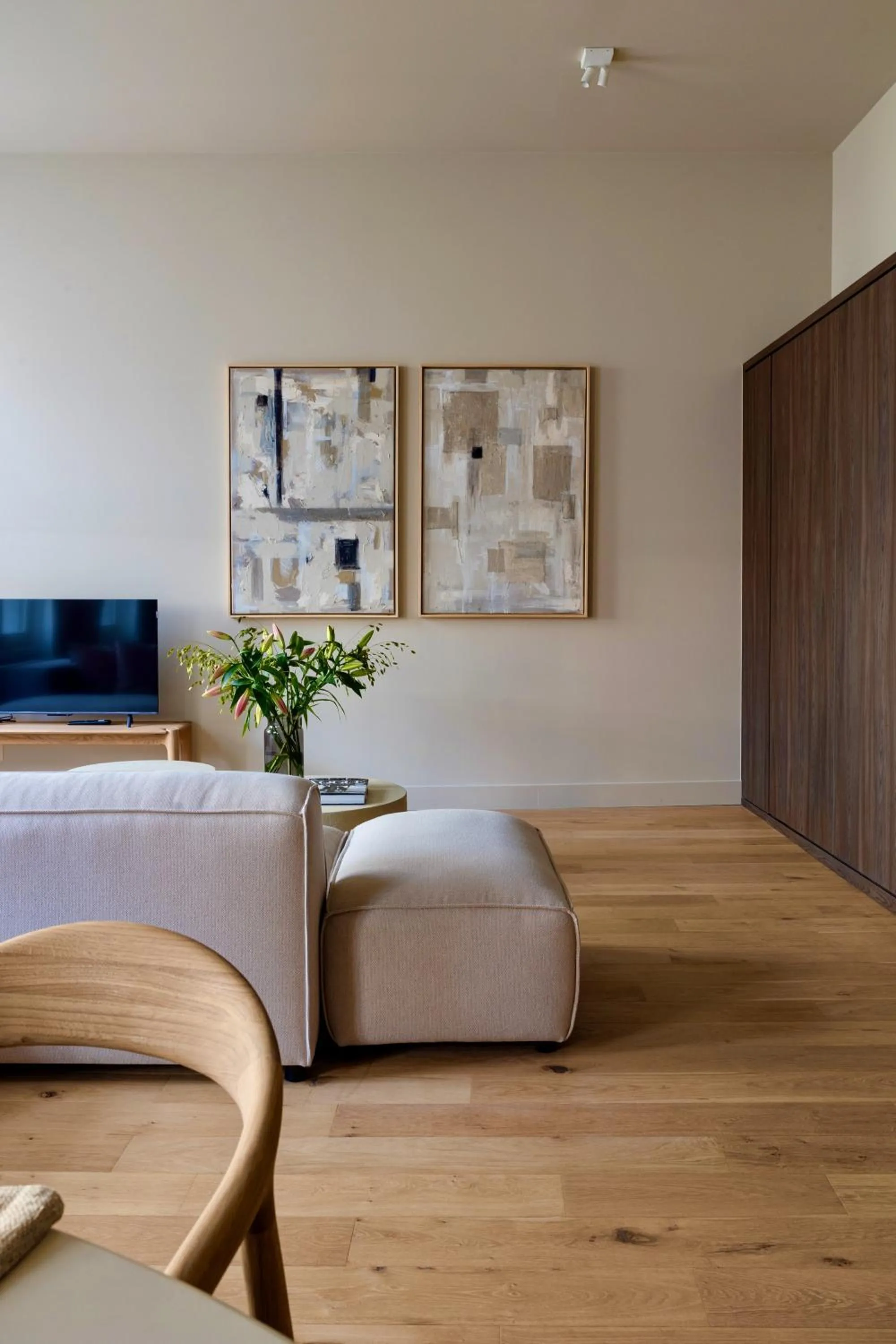 Living room, Bed in De Gulden Poorte, a LXRYHOME Hotel Collection