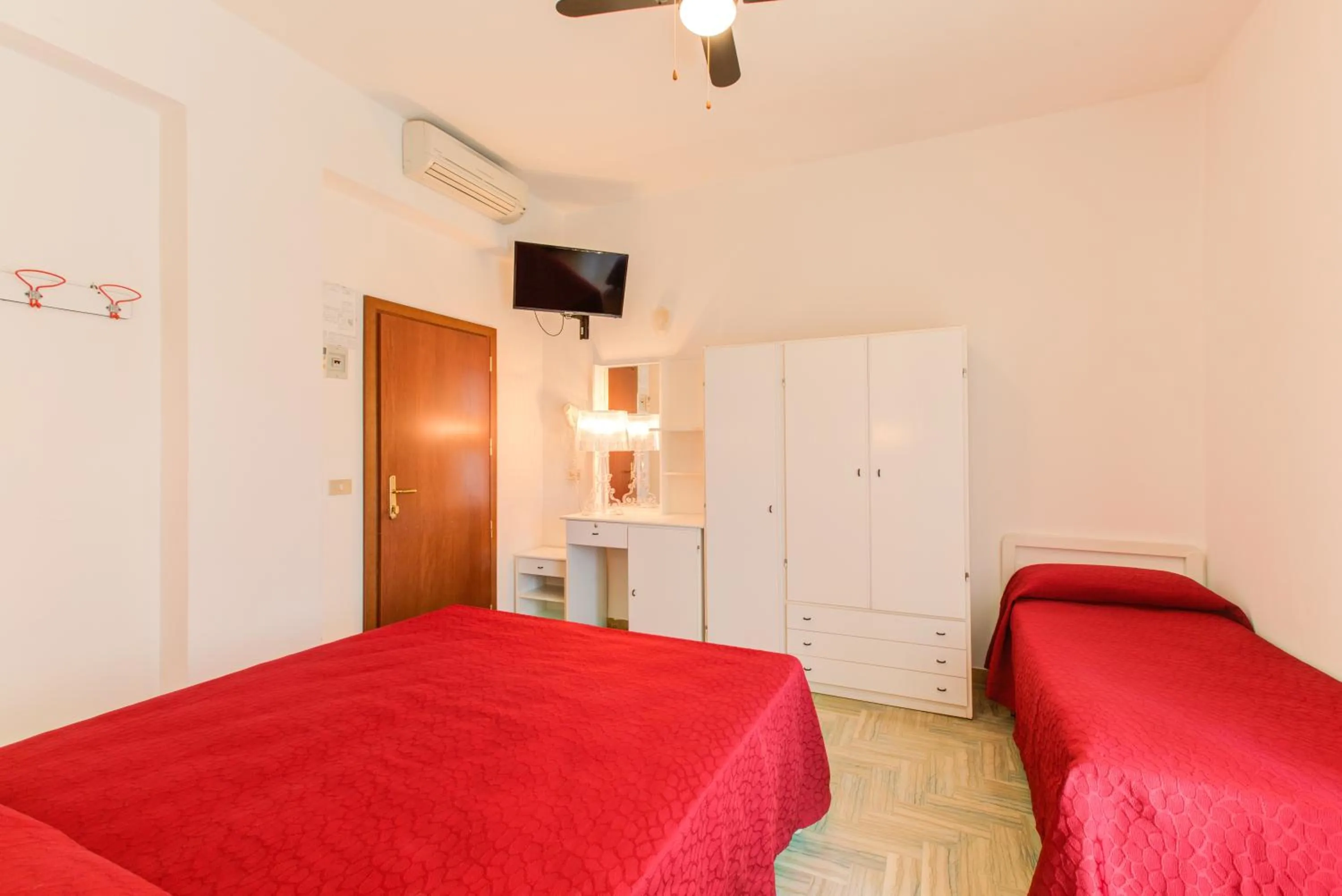 Sea view, Bed in Hotel Splendid