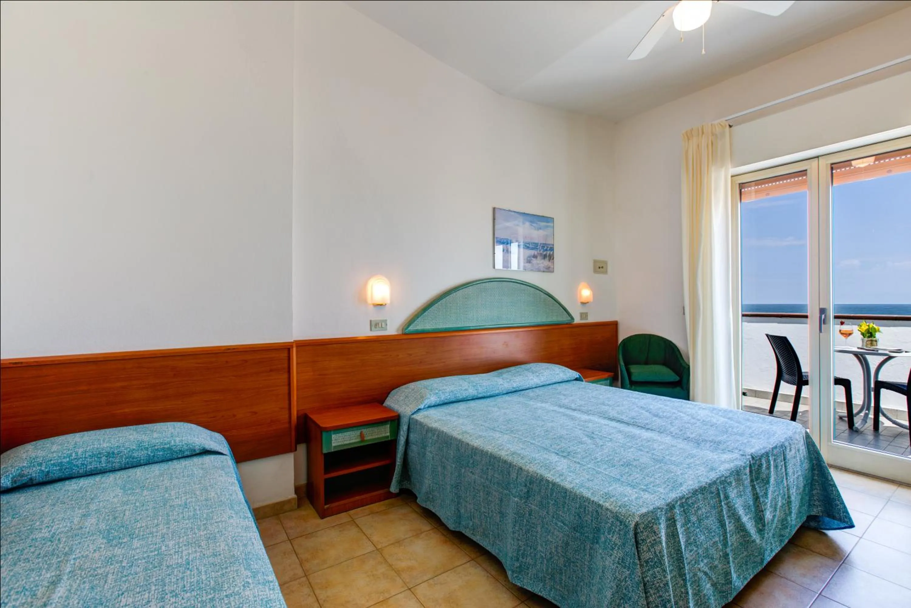 Sea view, Bed in Hotel Splendid