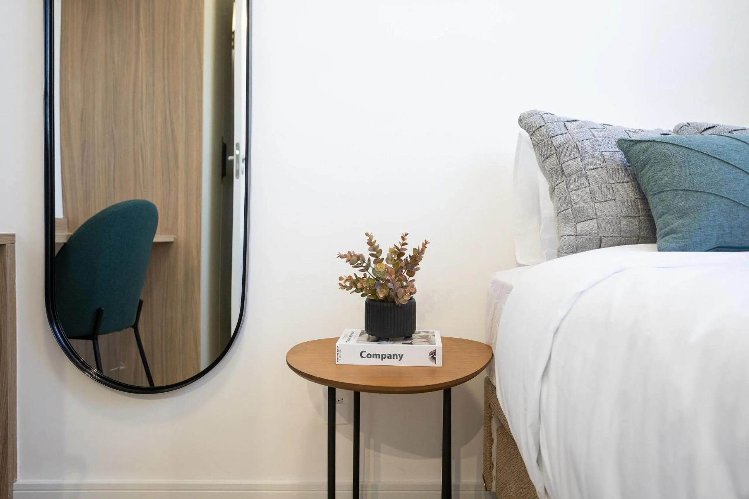 Bed in Composite Moema