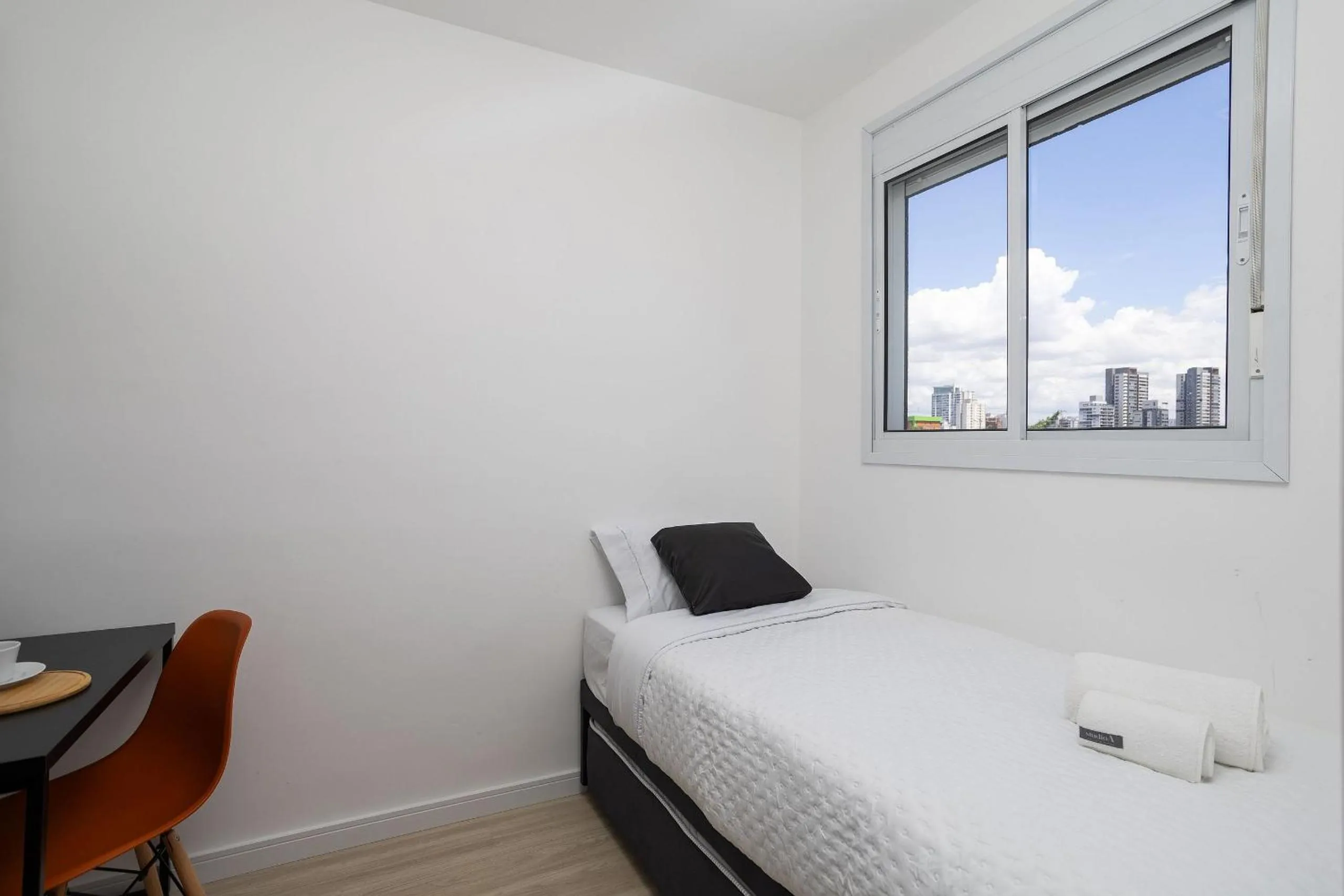 Bedroom, Bed in Composite Moema