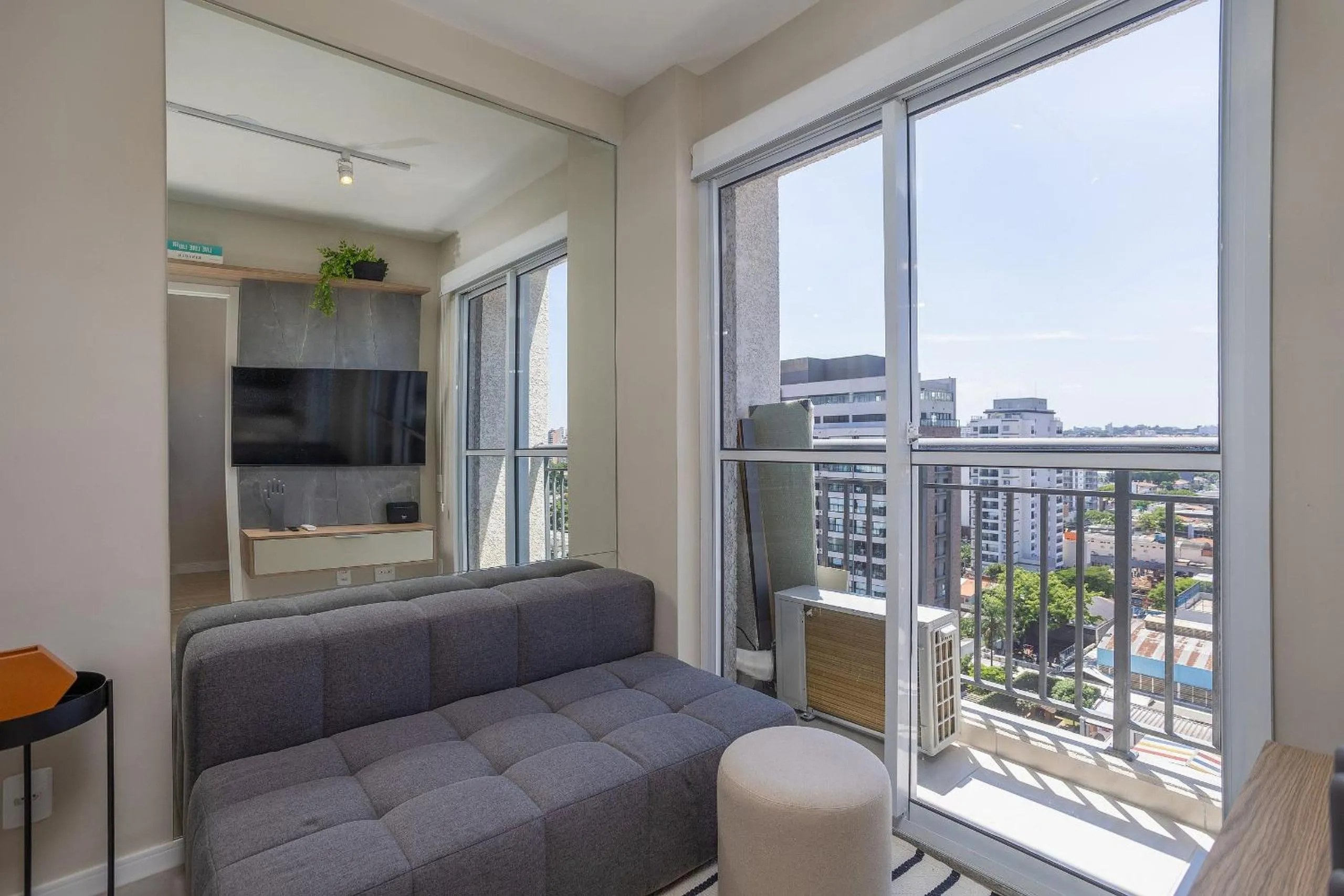 Living room in Composite Moema