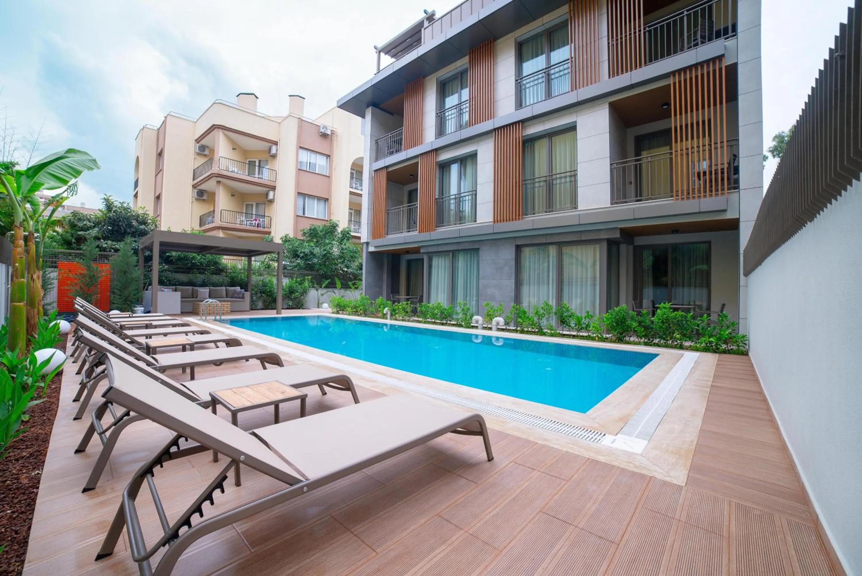 Property building in Bomo Suites