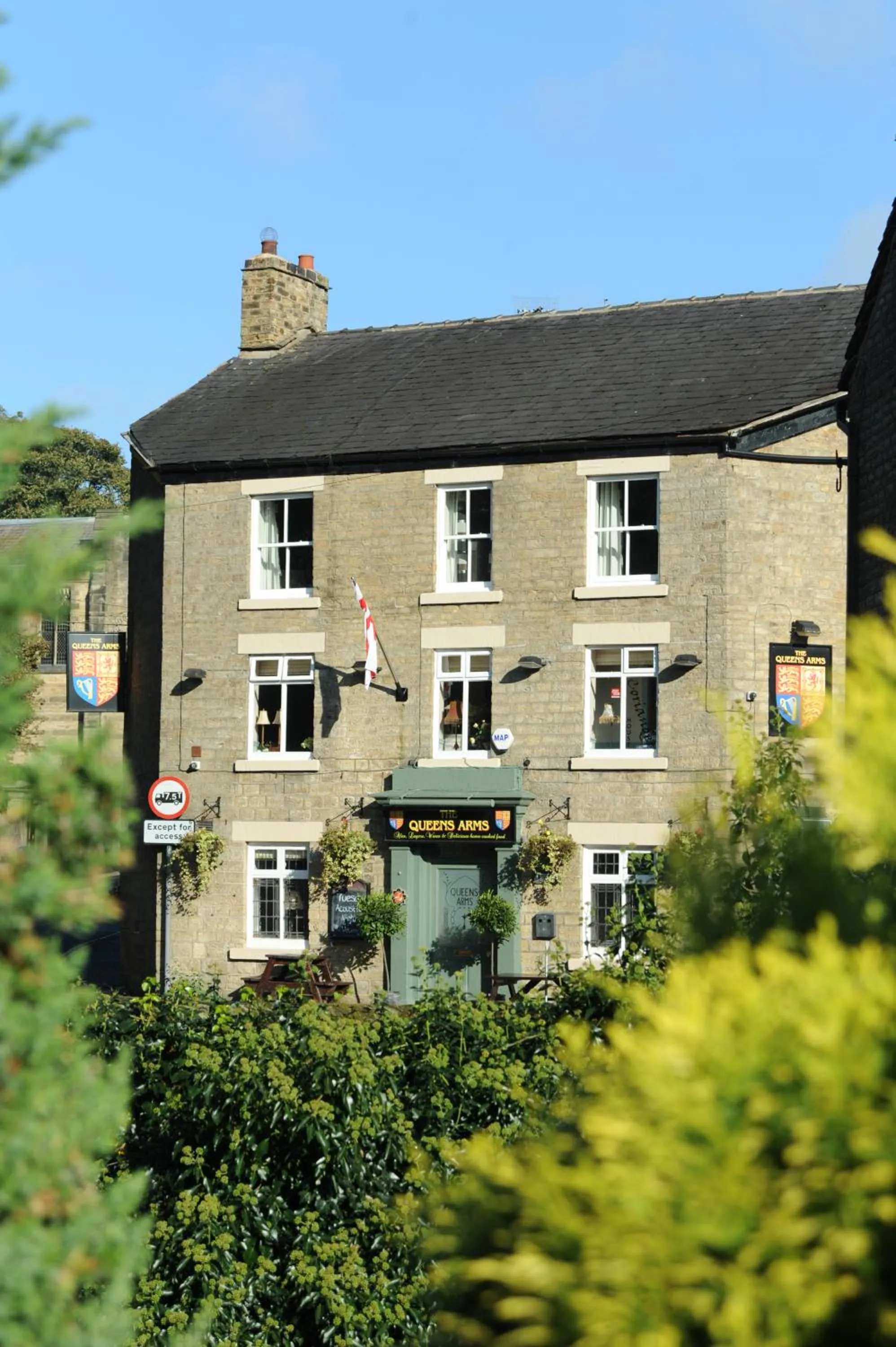 Property building in Queens arms country inn