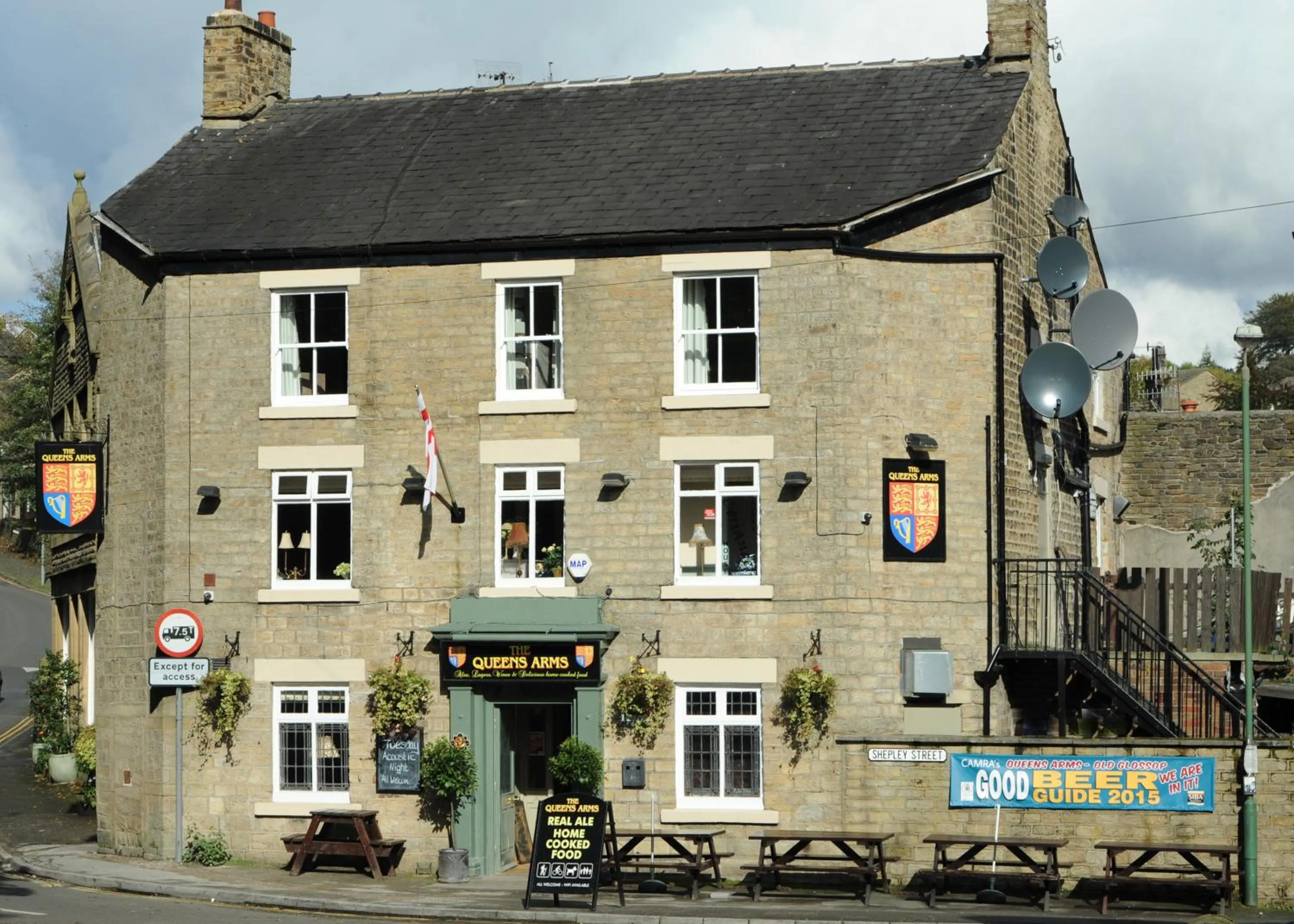 Facade/entrance in Queens arms country inn