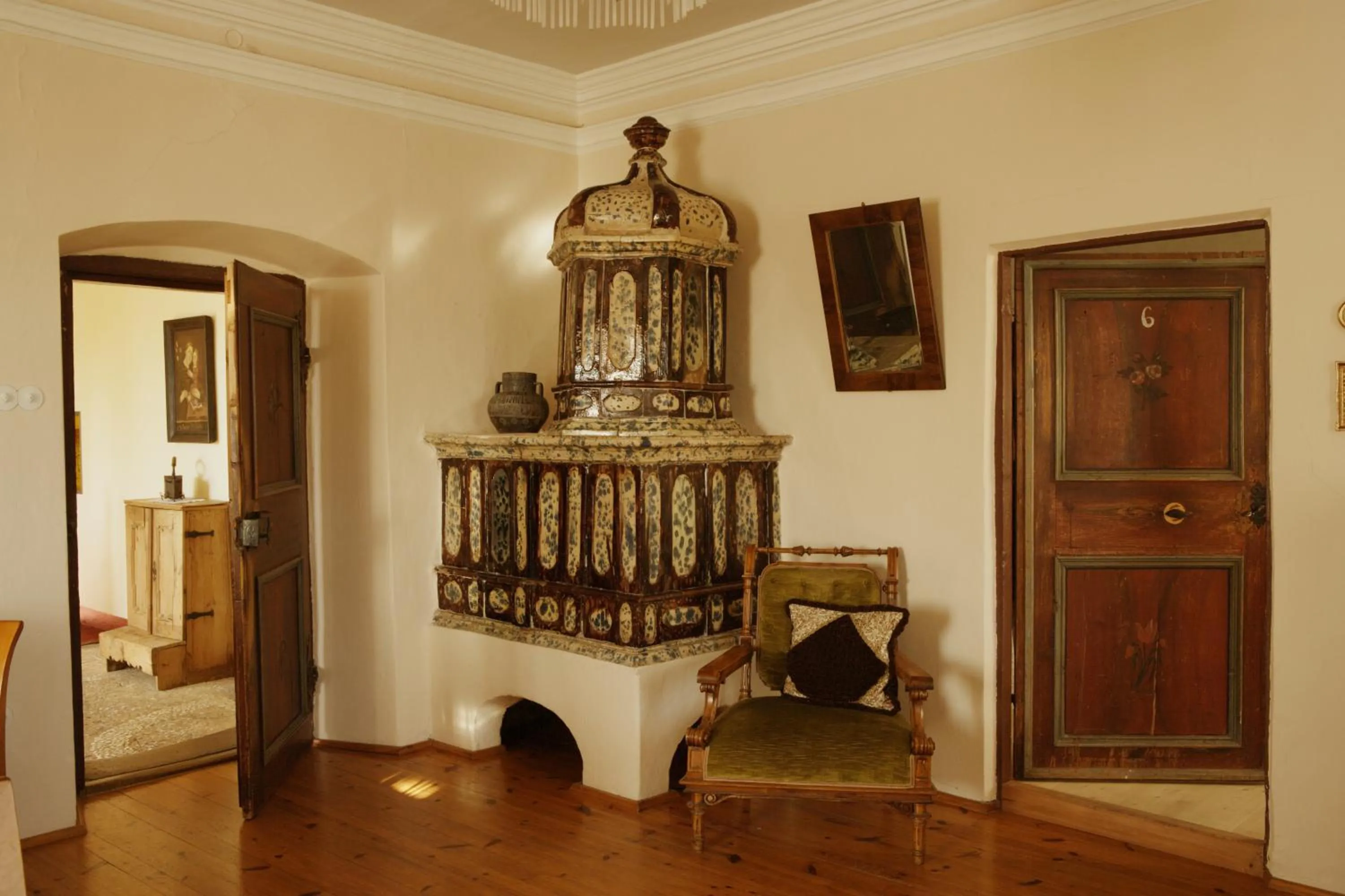 Communal lounge/ TV room in Gasthof zur Krone