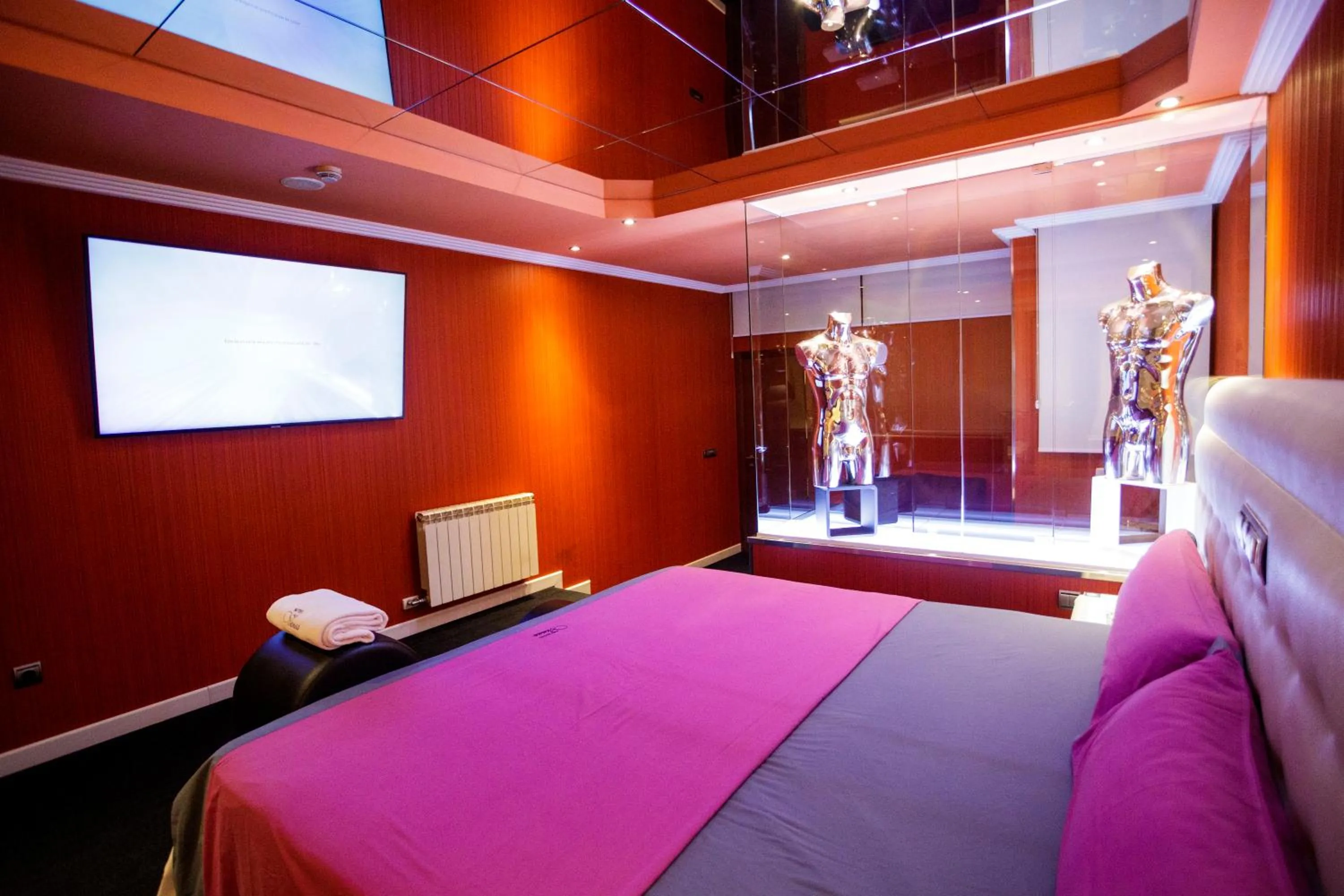 TV and multimedia, Bed in Motel Venus Pontevedra