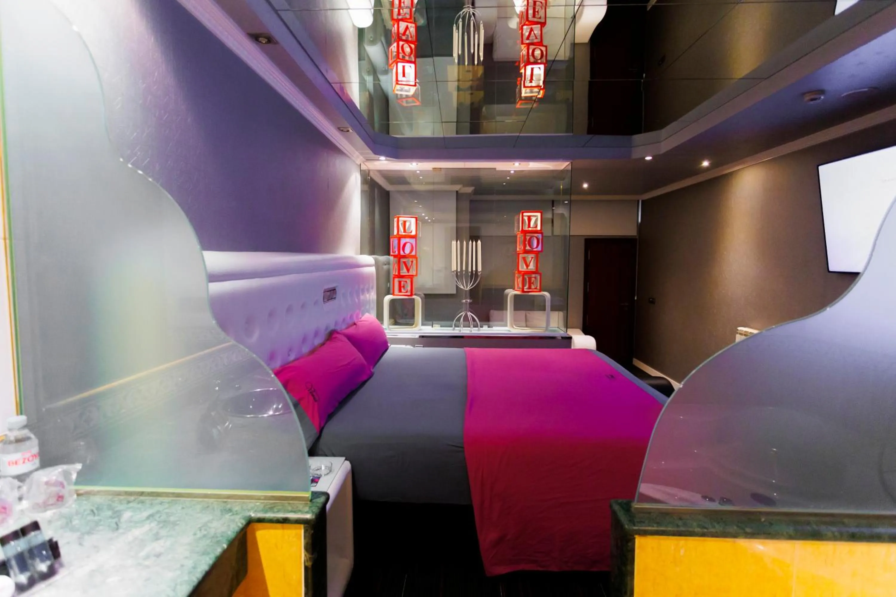 Bed in Motel Venus Pontevedra