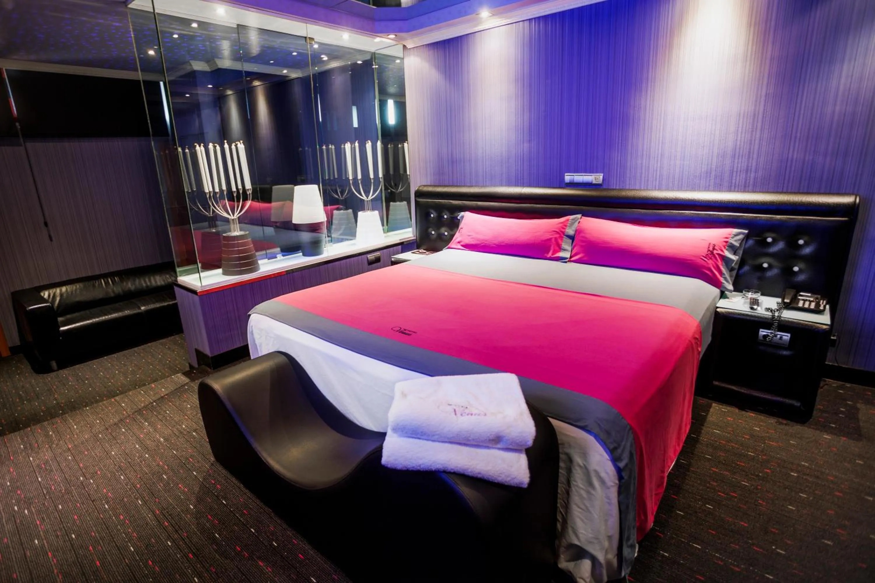 Photo of the whole room, Bed in Motel Venus Pontevedra