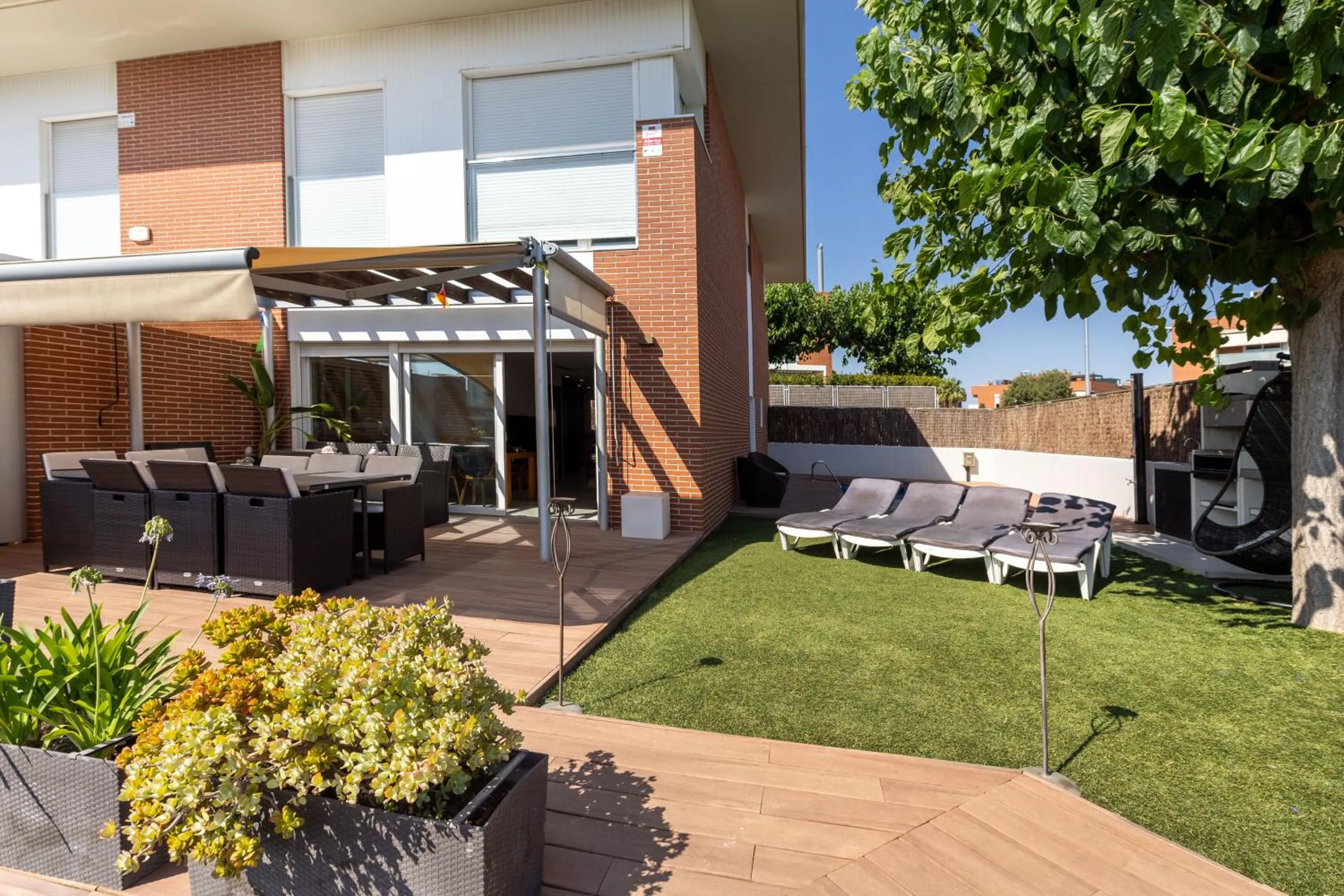 Garden in Villa Beach Barcelona