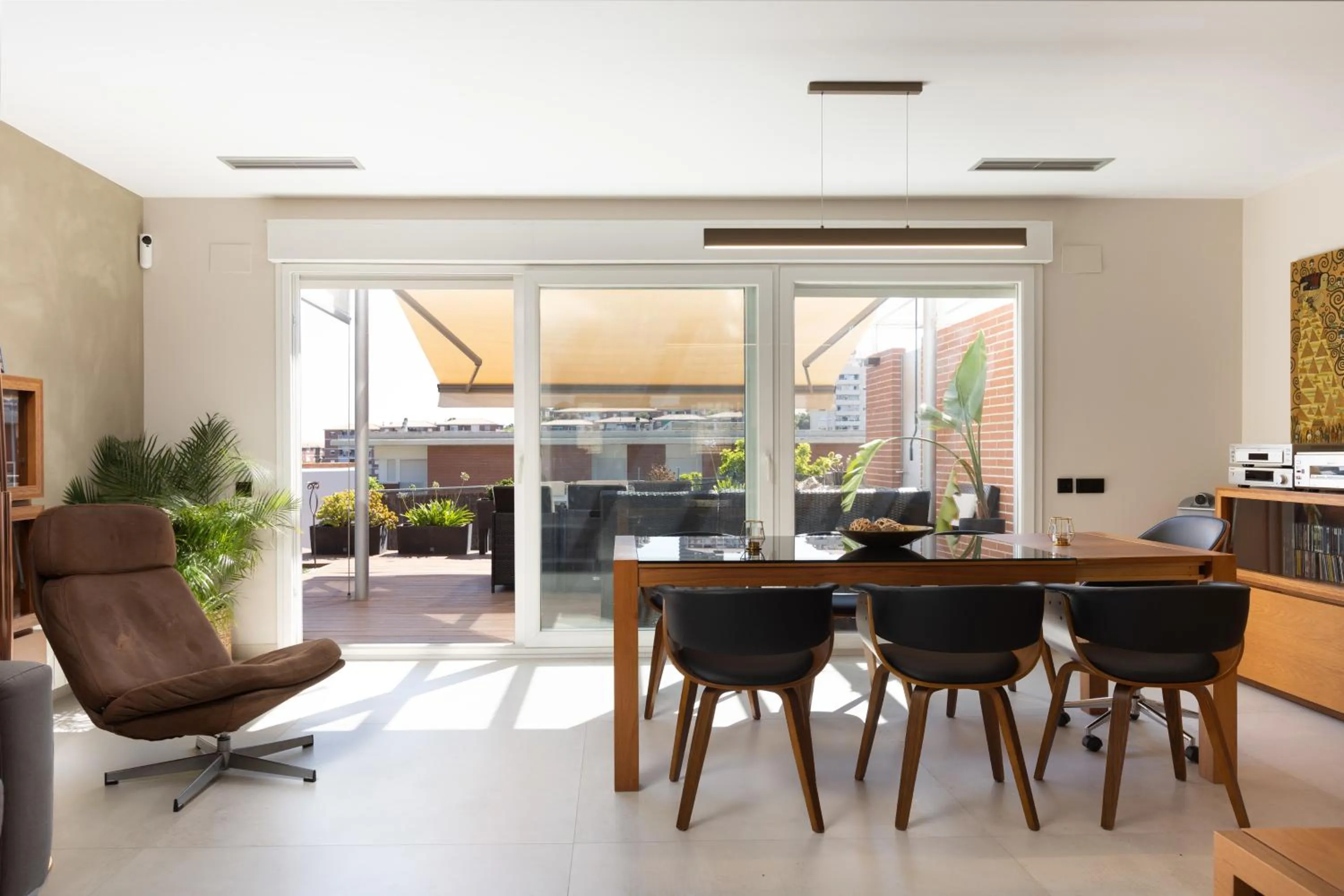 Dining area in Villa Beach Barcelona