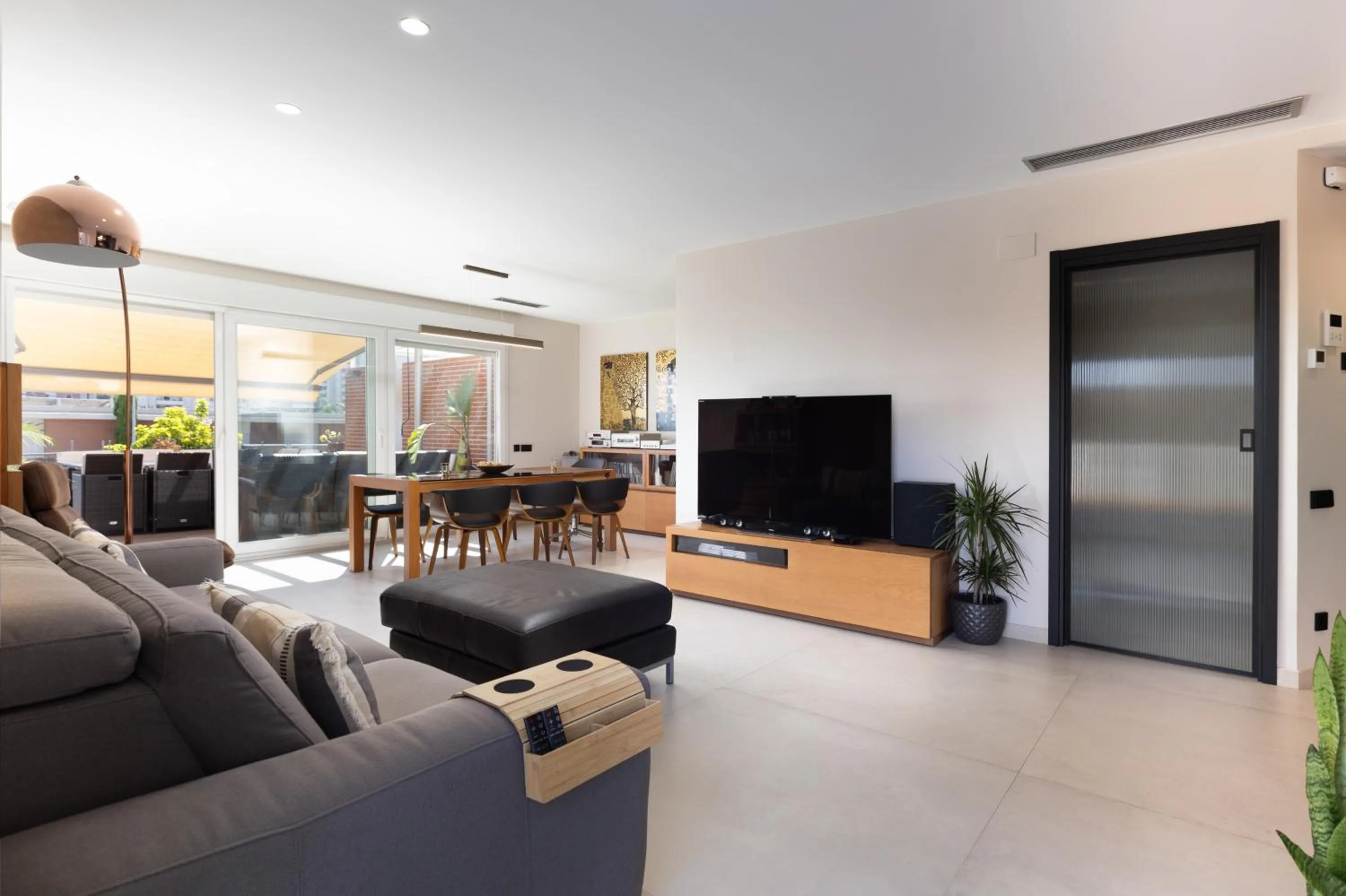 Dining area in Villa Beach Barcelona