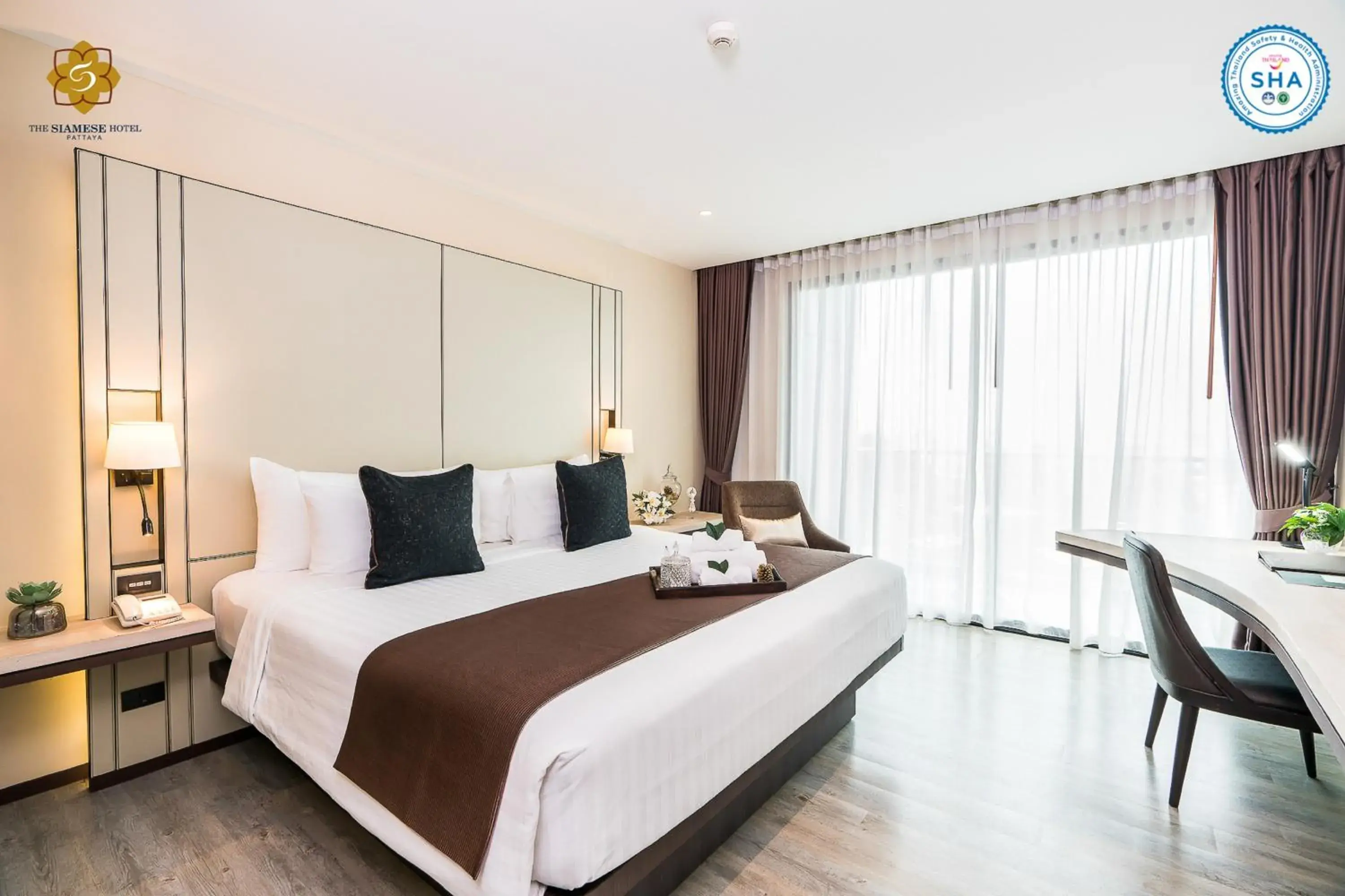 Superior Double Room in The Siamese Hotel Pattaya by PCL Superior Double Room in The Siamese Hotel Pattaya by PCL