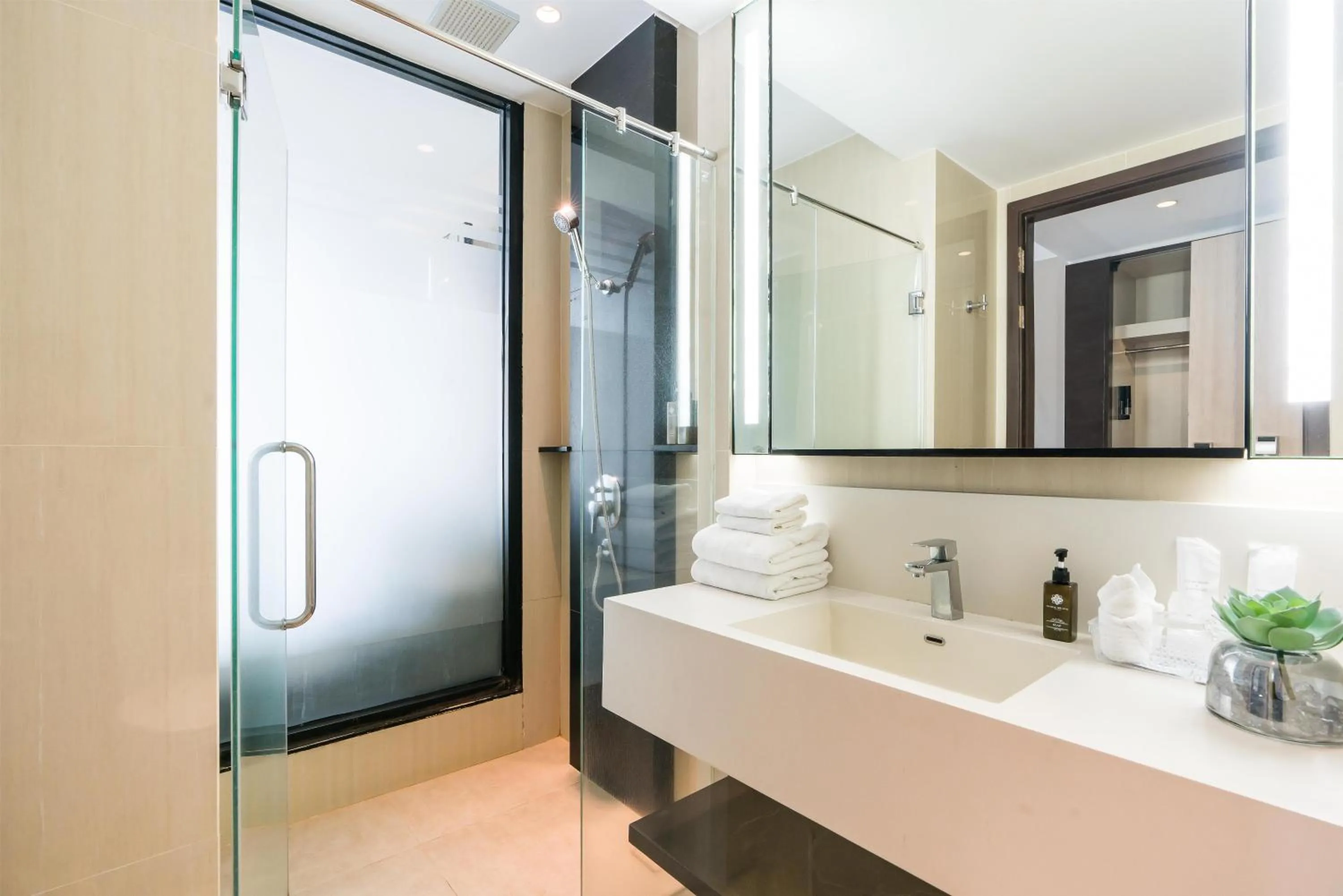 Bedroom in Siamese Hotel Pattaya, BW Signature Collection