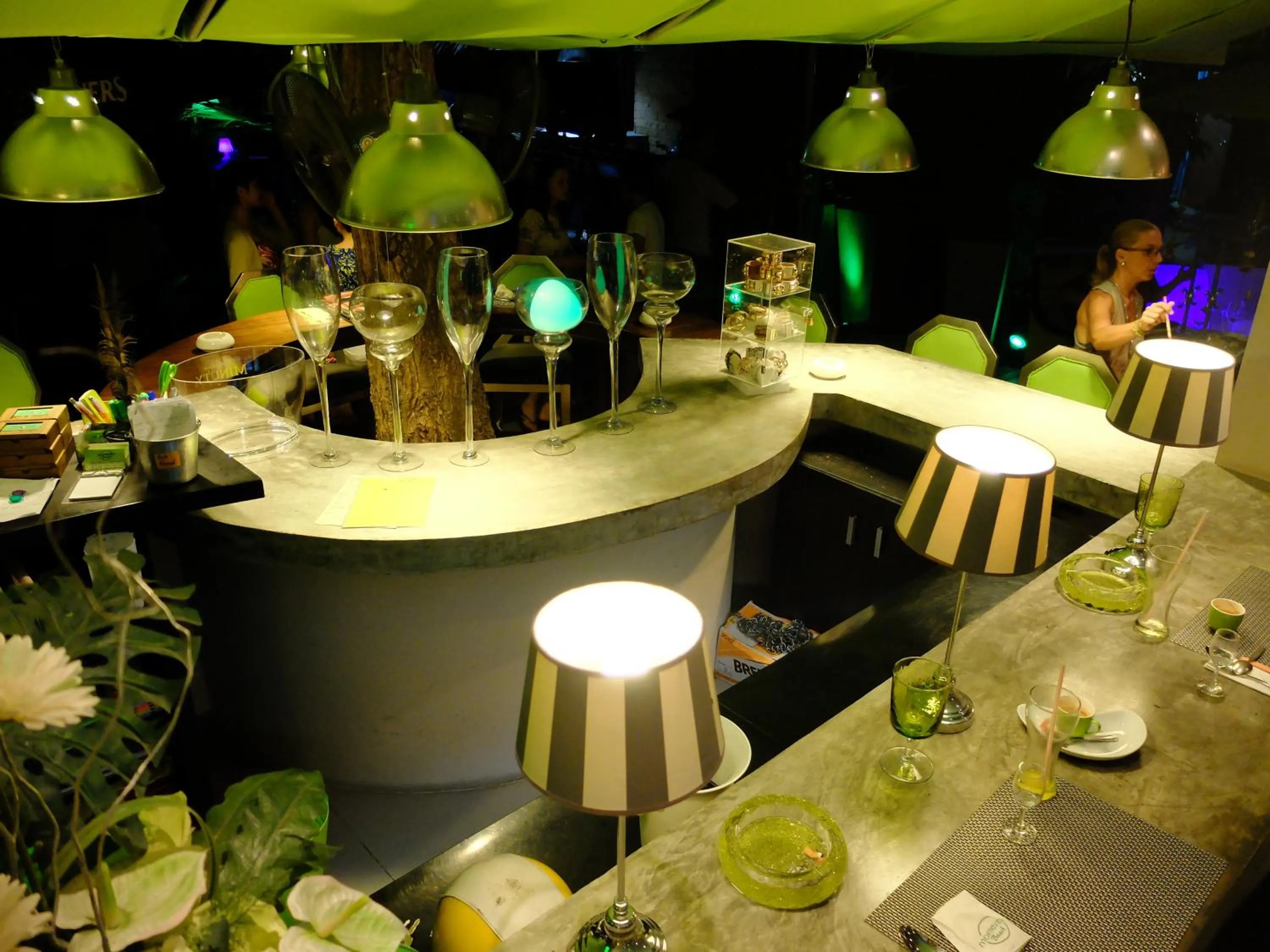 Restaurant/places to eat in Momento Resort