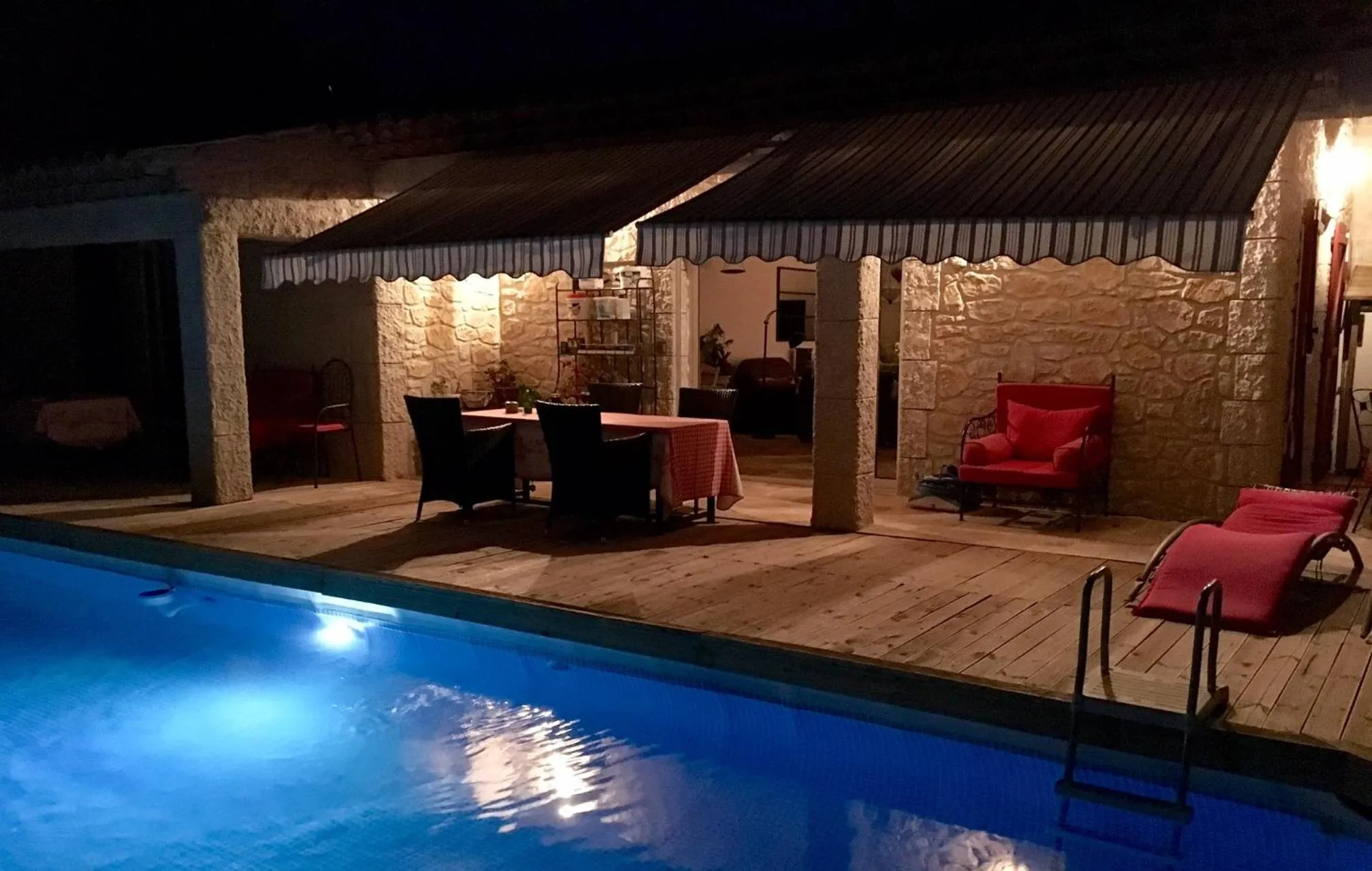 Property building in Mas De Peycavier