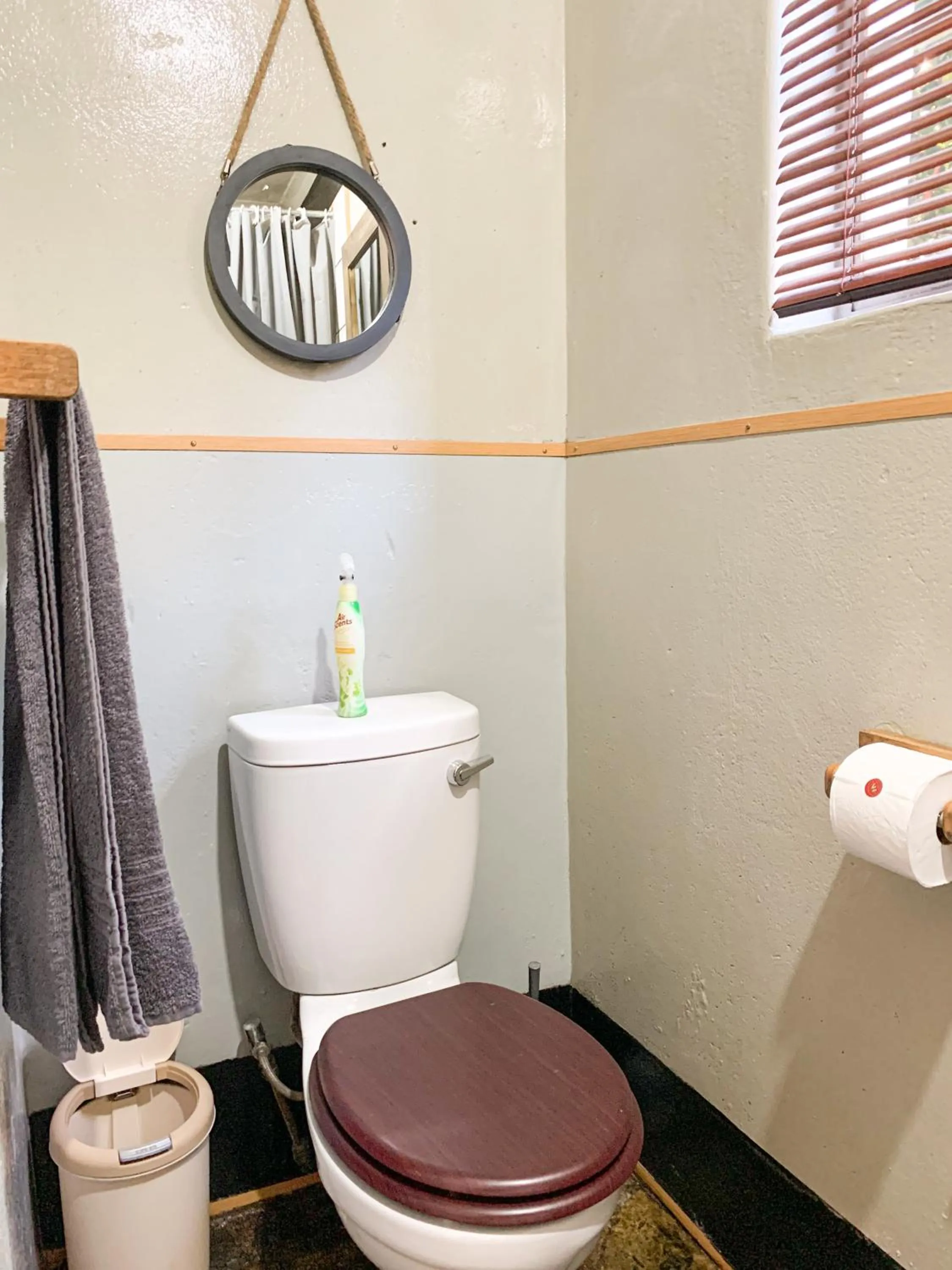 Toilet in Havana Nights