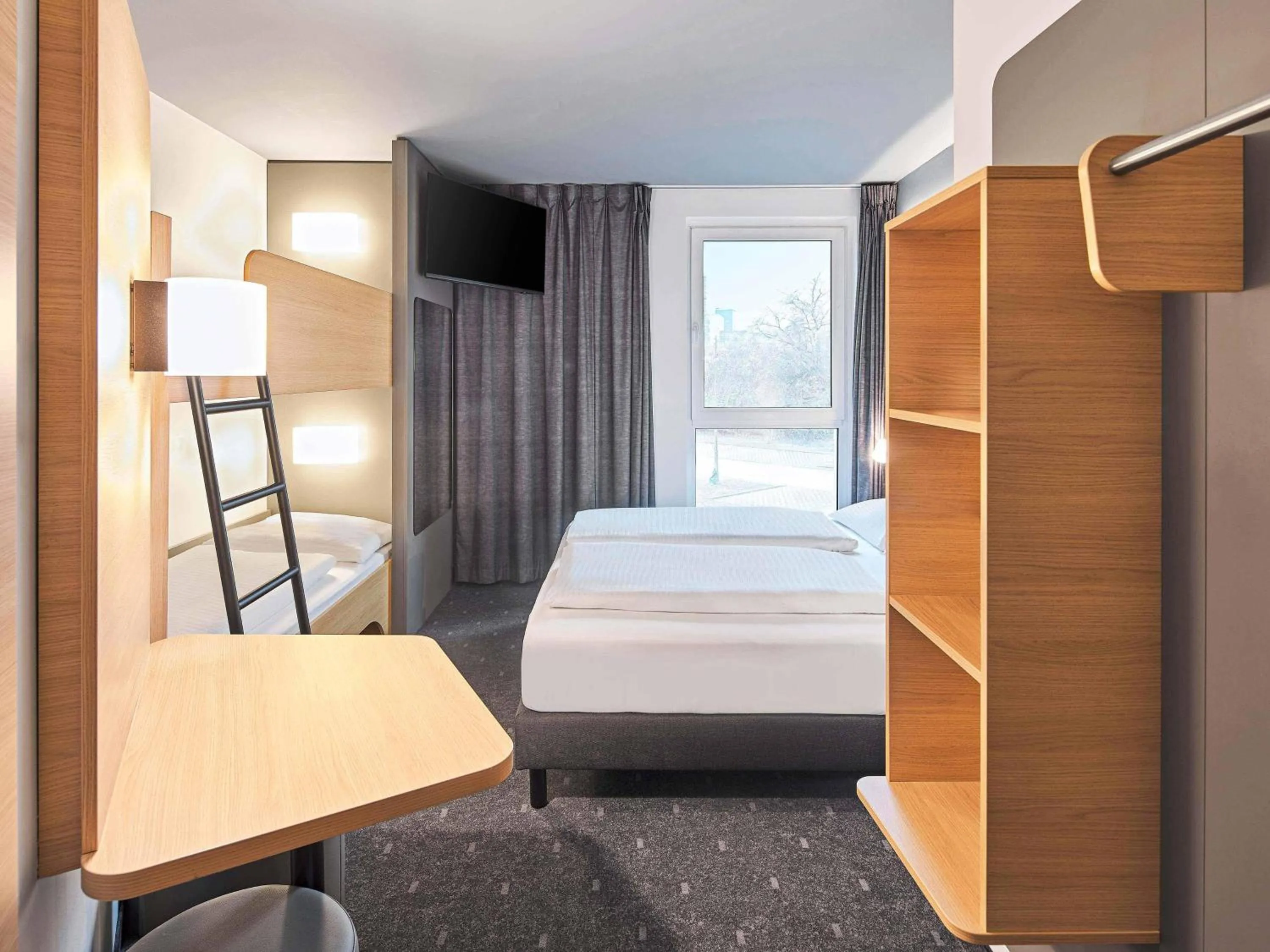 Photo of the whole room, Bed in B&B Hotel Köln-Messe