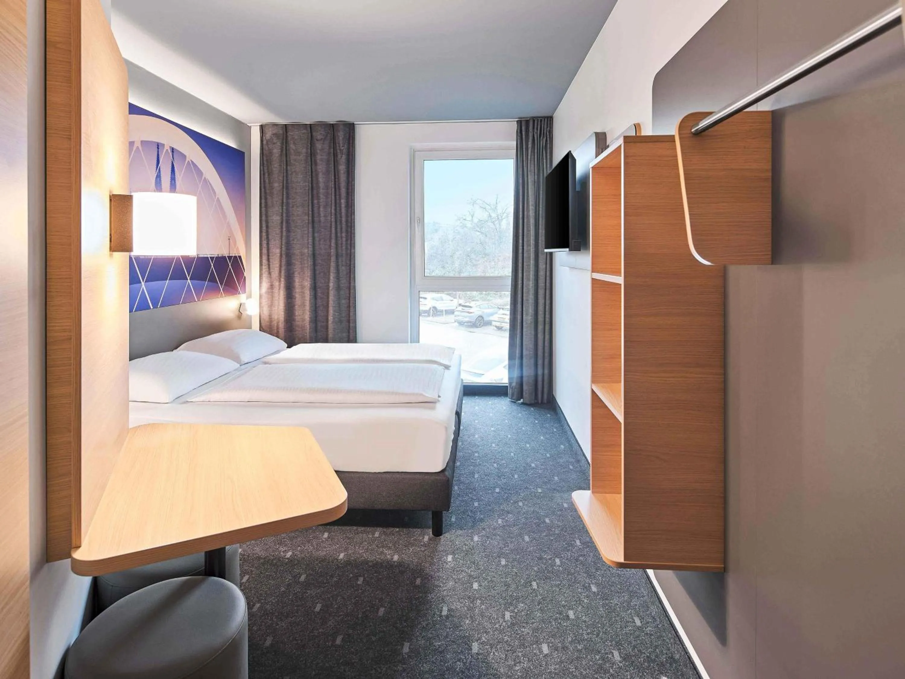 Photo of the whole room, Bed in B&B Hotel Köln-Messe