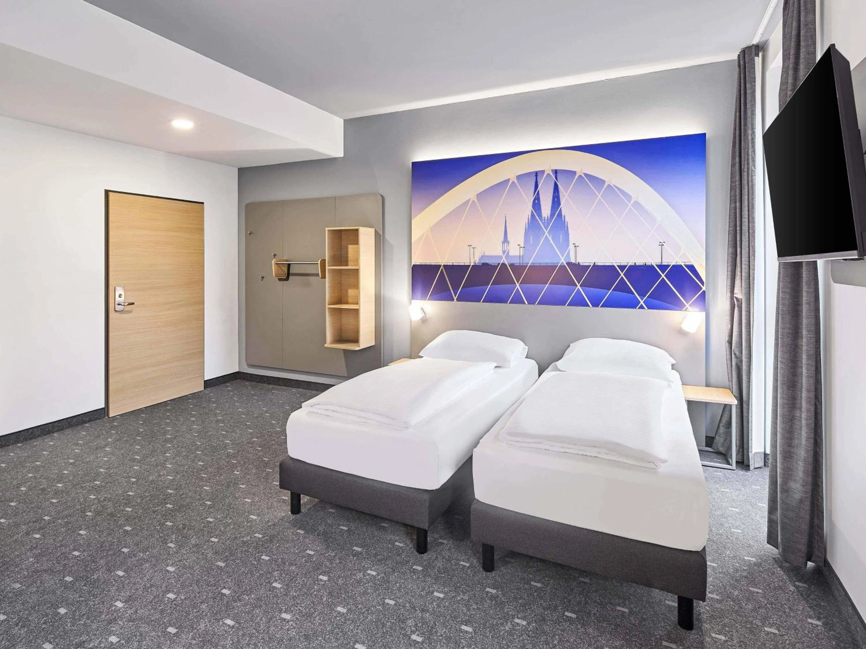 Photo of the whole room, Bed in B&B Hotel Köln-Messe