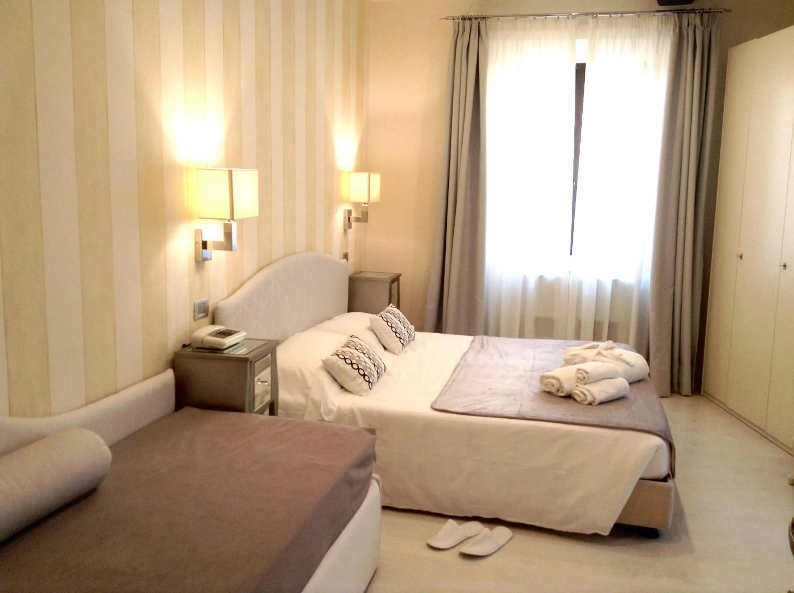 Photo of the whole room, Bed in Hotel Palagi