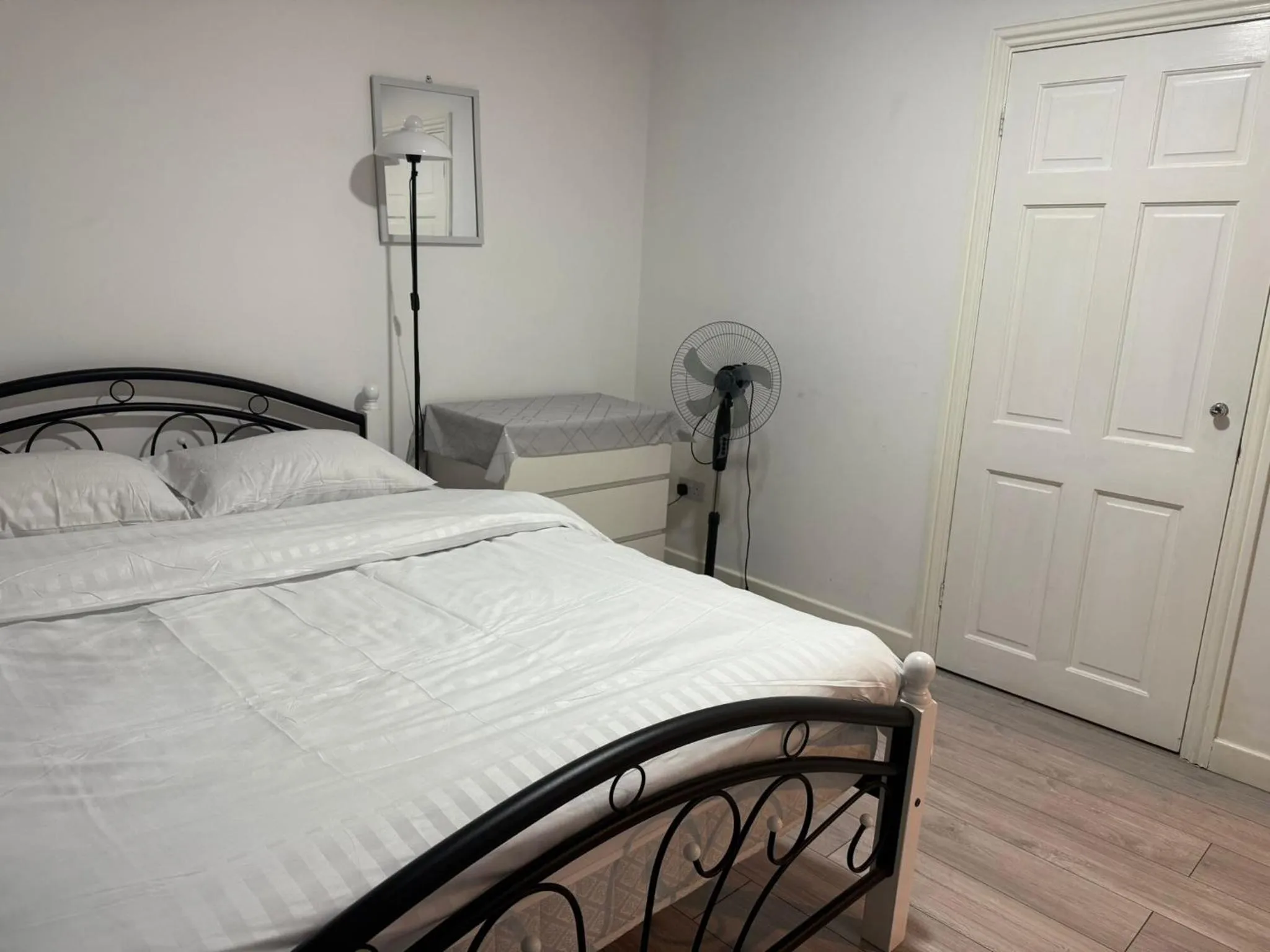 Bedroom, Bed in Baraka House Royal Victoria London by OYO