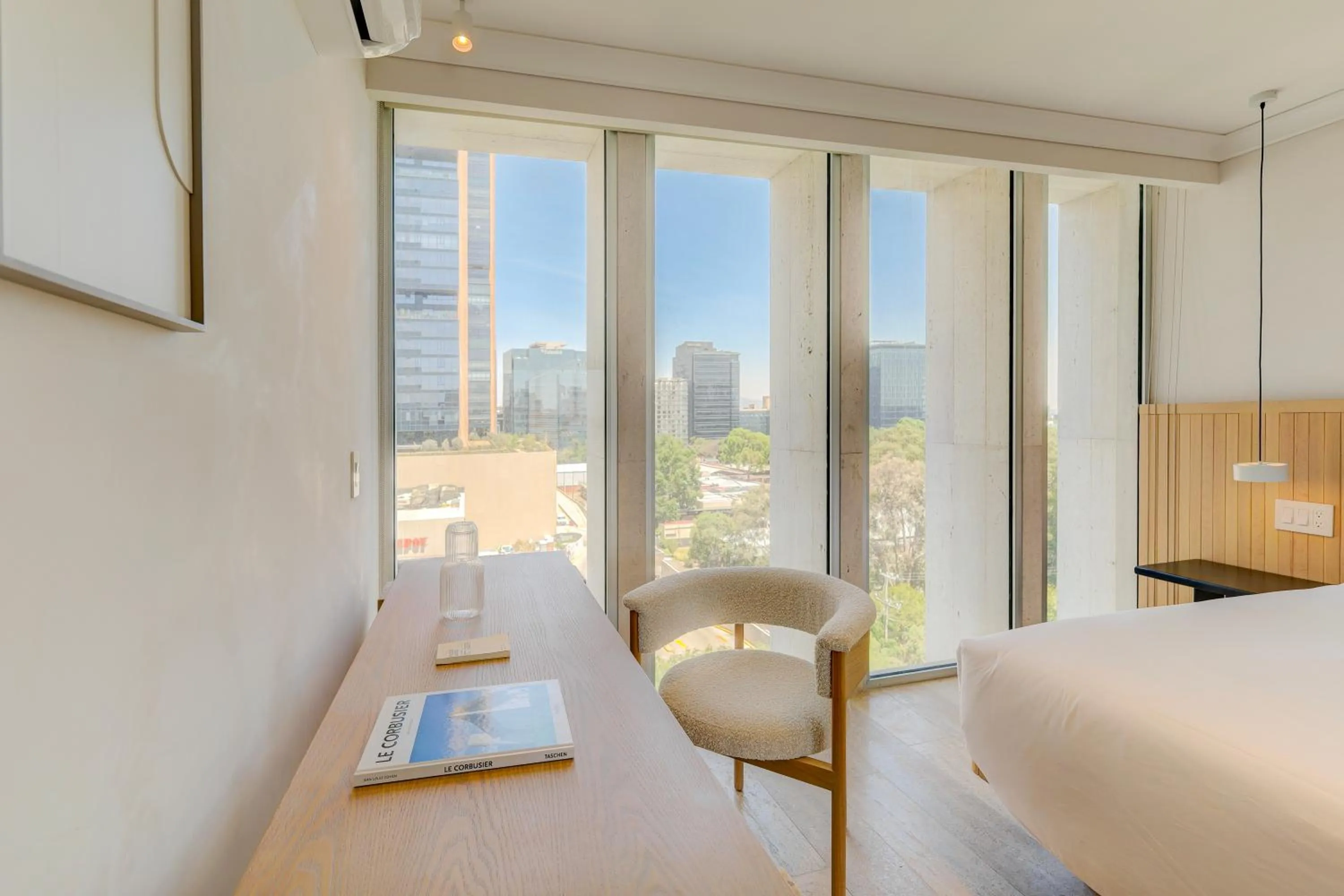 View (from property/room), Bed in Capitalia Antara Polanco