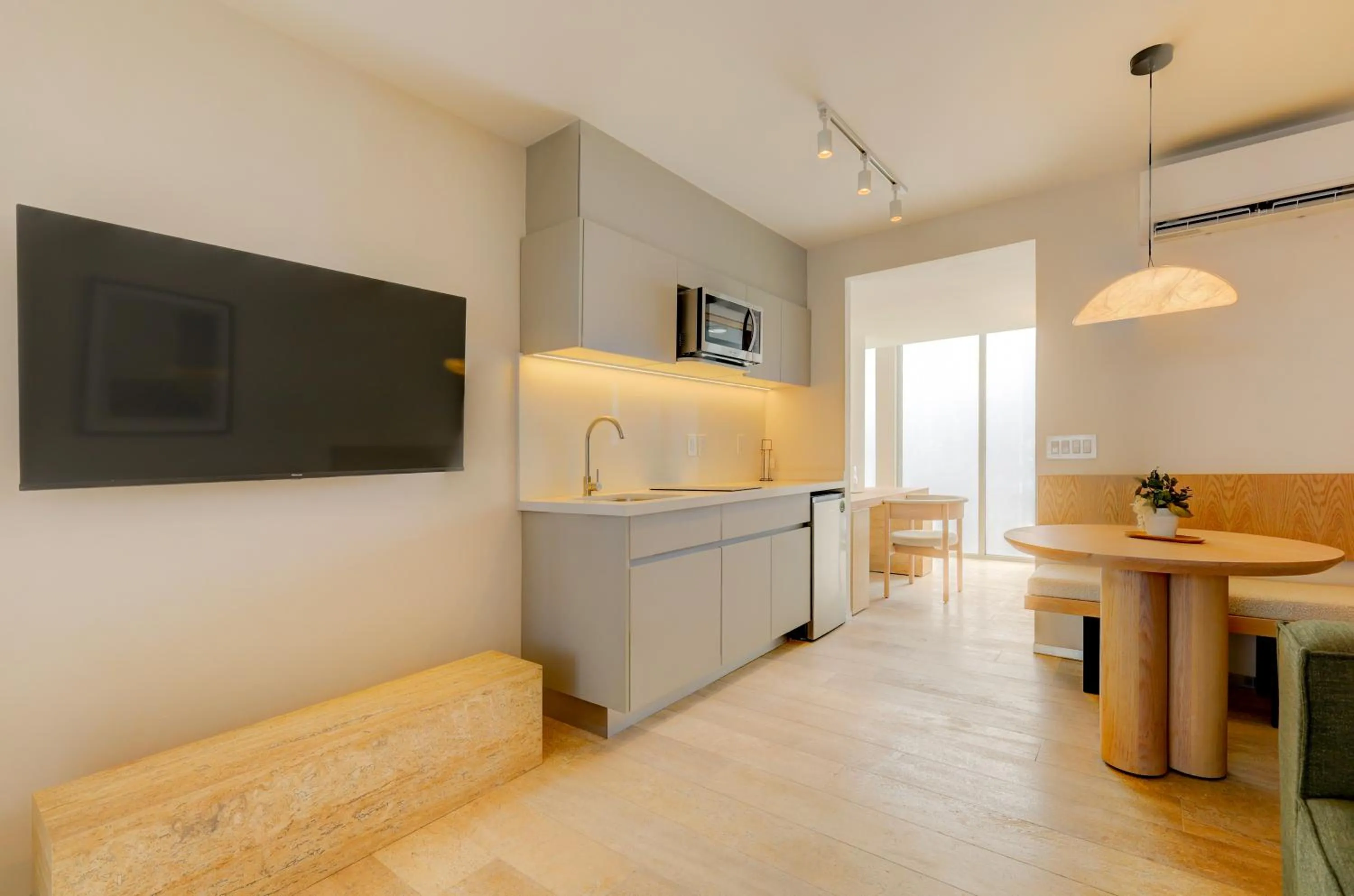 TV and multimedia in Capitalia Antara Polanco