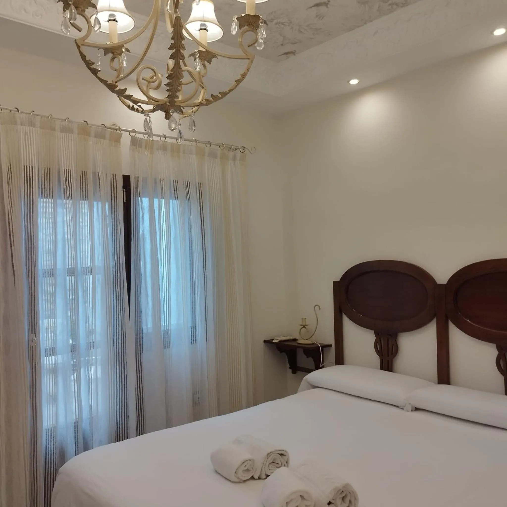 Bedroom, Bed in Suite Comares