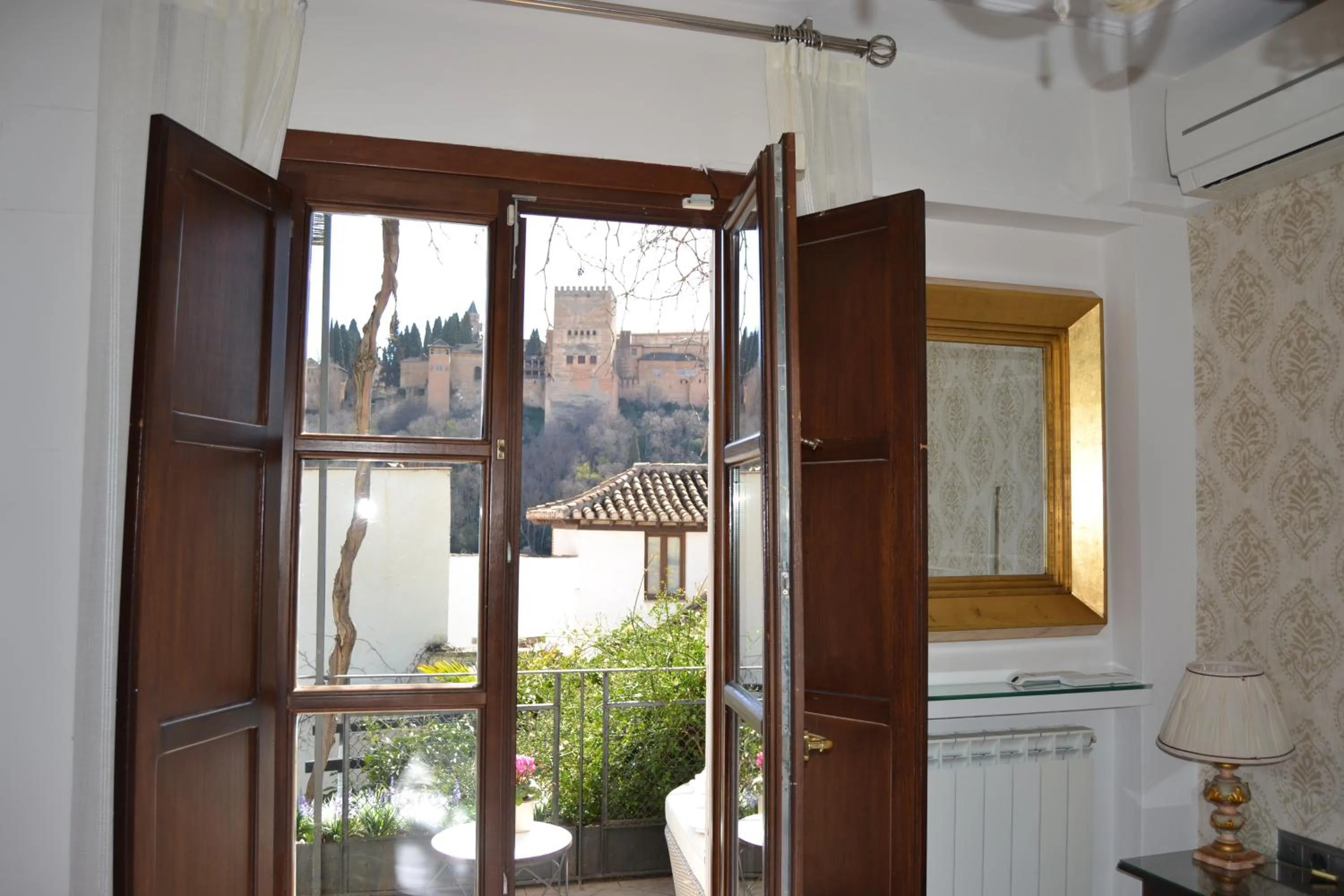 Bedroom in Suite Comares