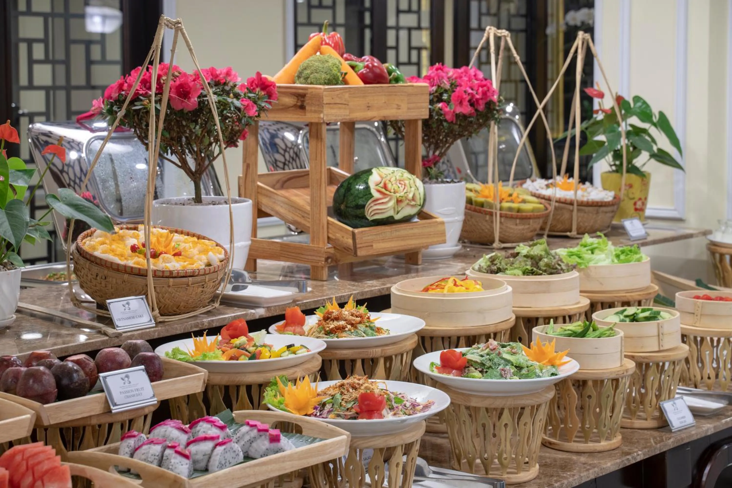 Food and drinks in Qualia De Hôtel Hoi An - Rooftop Bar City View