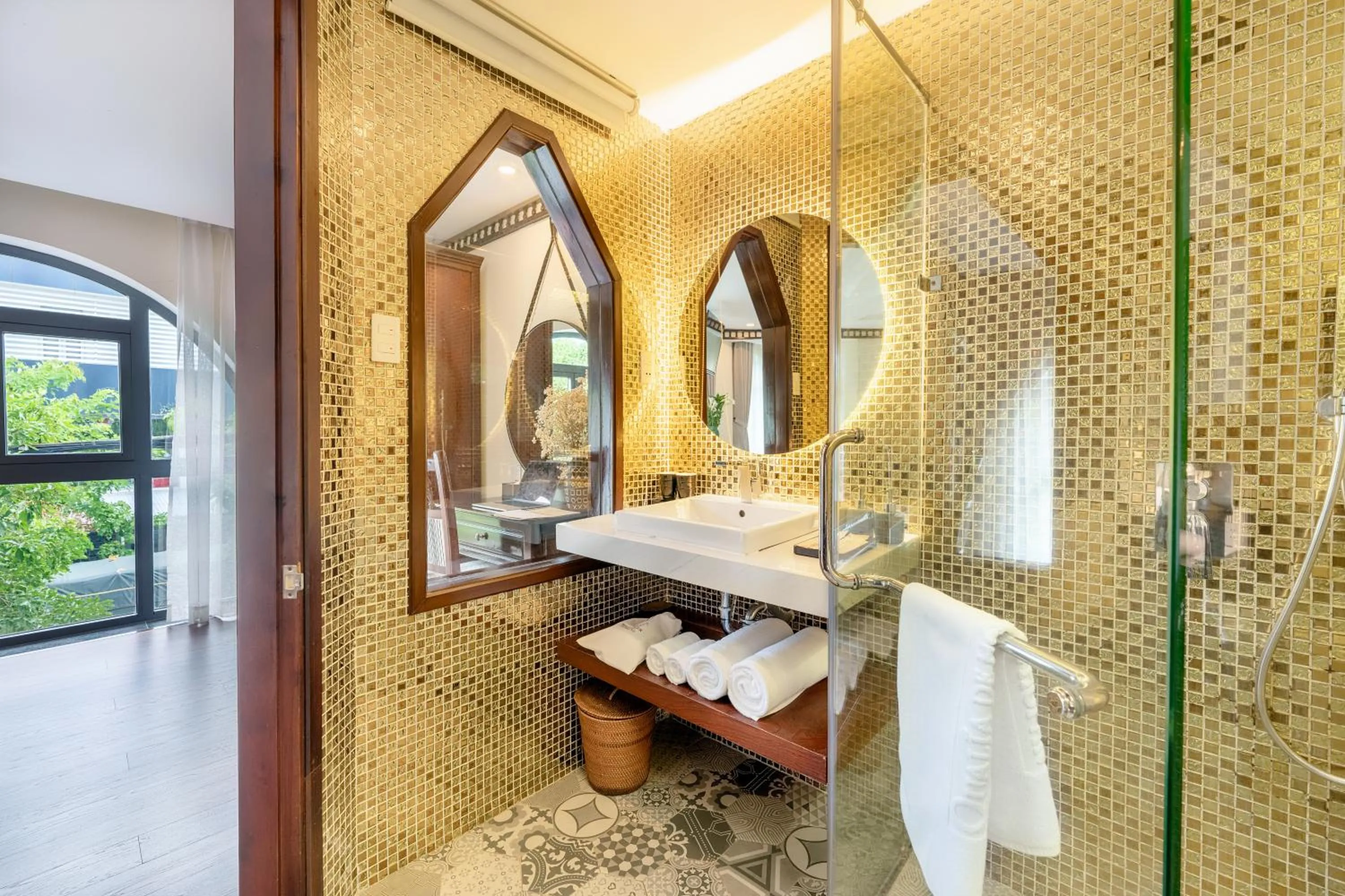 Shower in Qualia De Hôtel Hoi An - Rooftop Bar City View