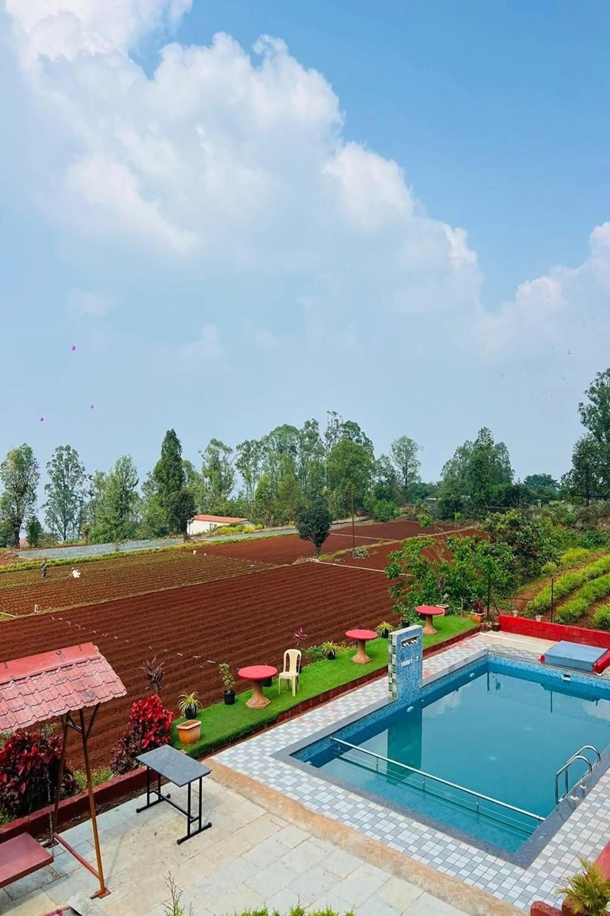 Swimming pool in Greenland Stay
