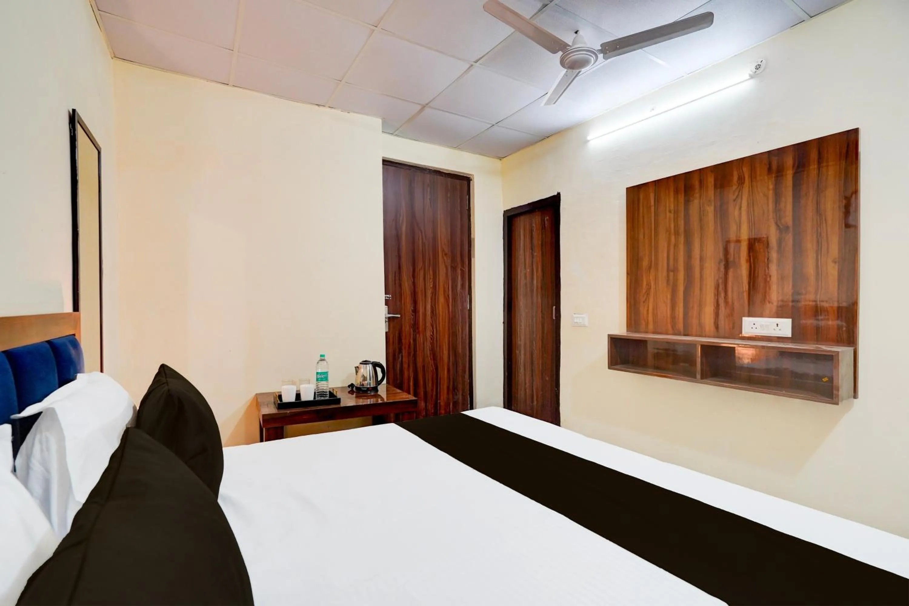 Bathroom, Bed in Hotel O Crystal Inn