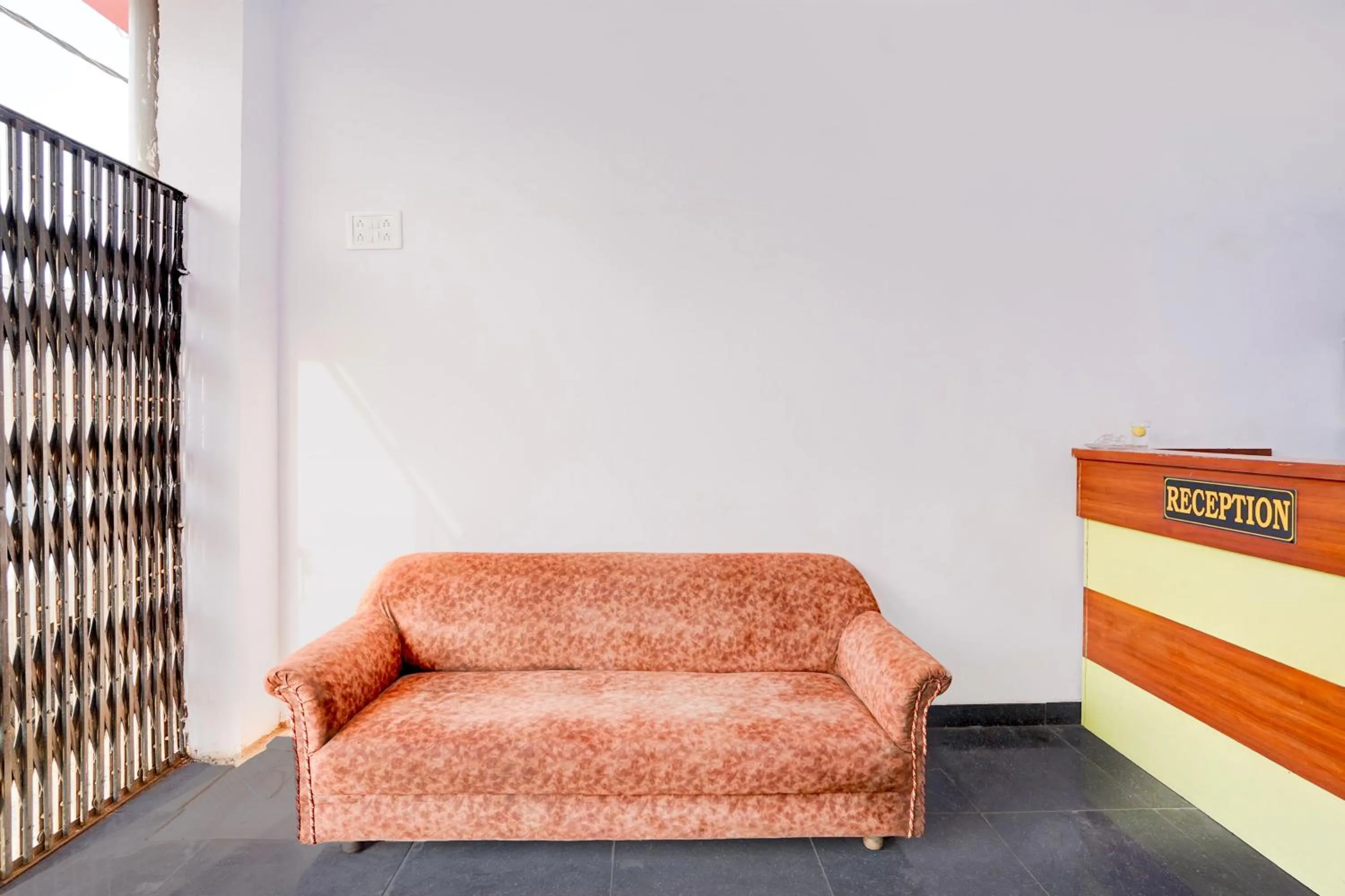 Lobby or reception in Hotel O Crystal Inn