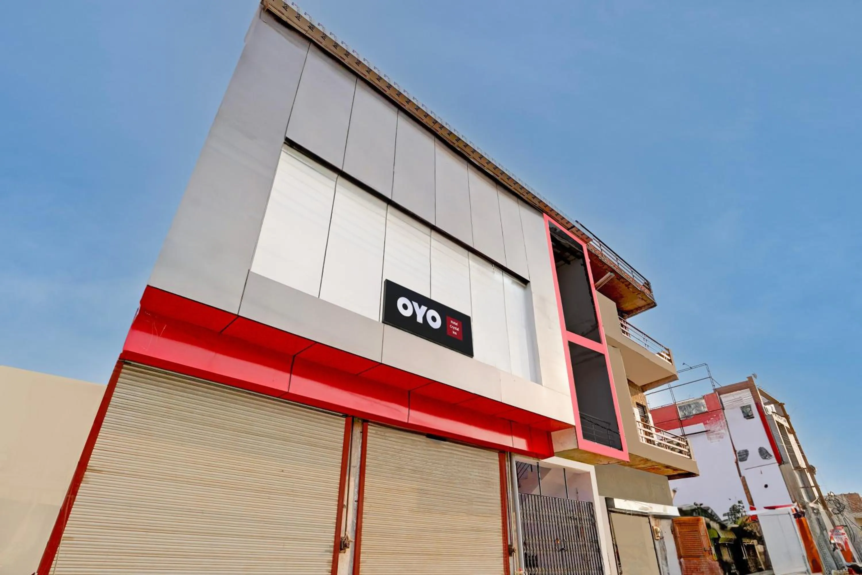 Facade/entrance in Hotel O Crystal Inn