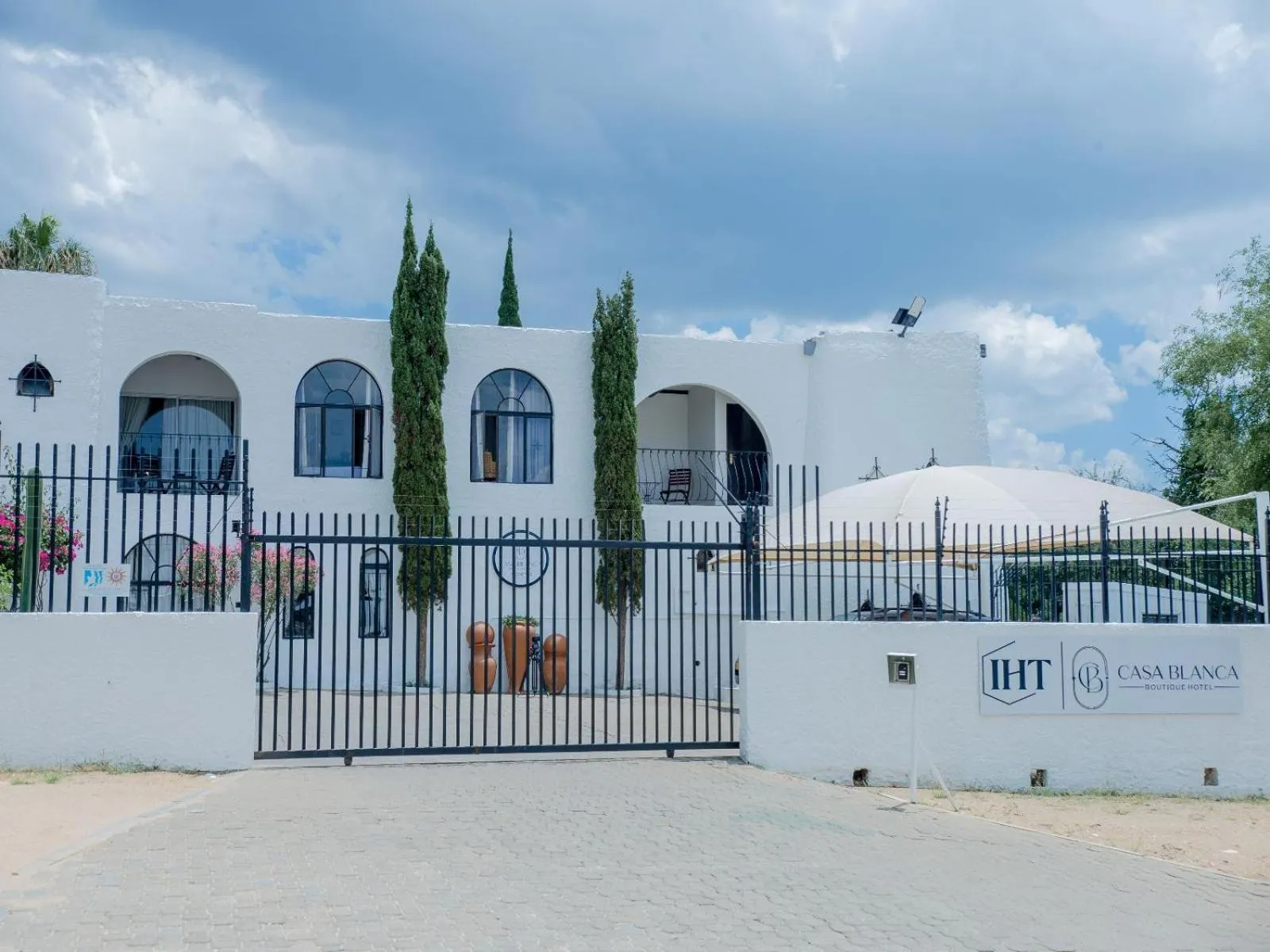 Facade/entrance in Casa Blanca Boutique Hotel