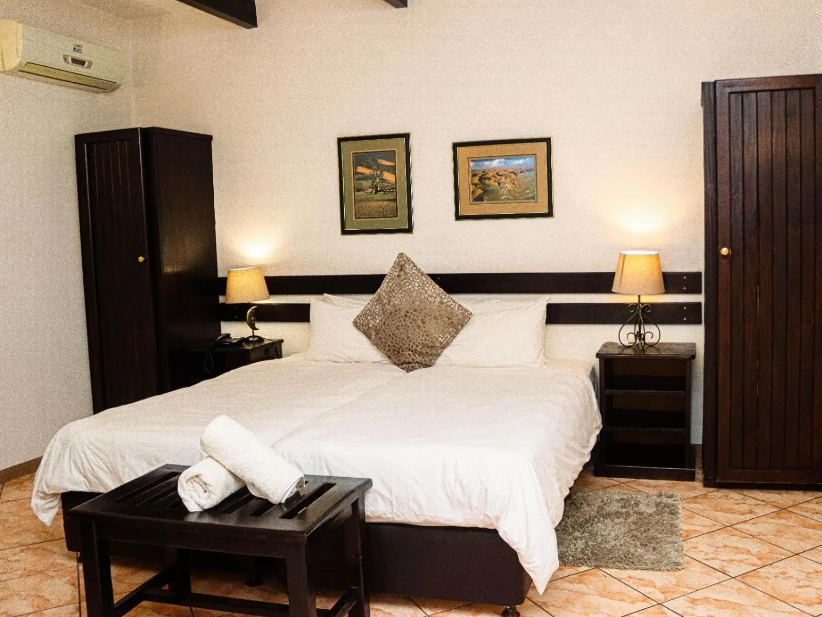 Bed in Casa Blanca Boutique Hotel Pension