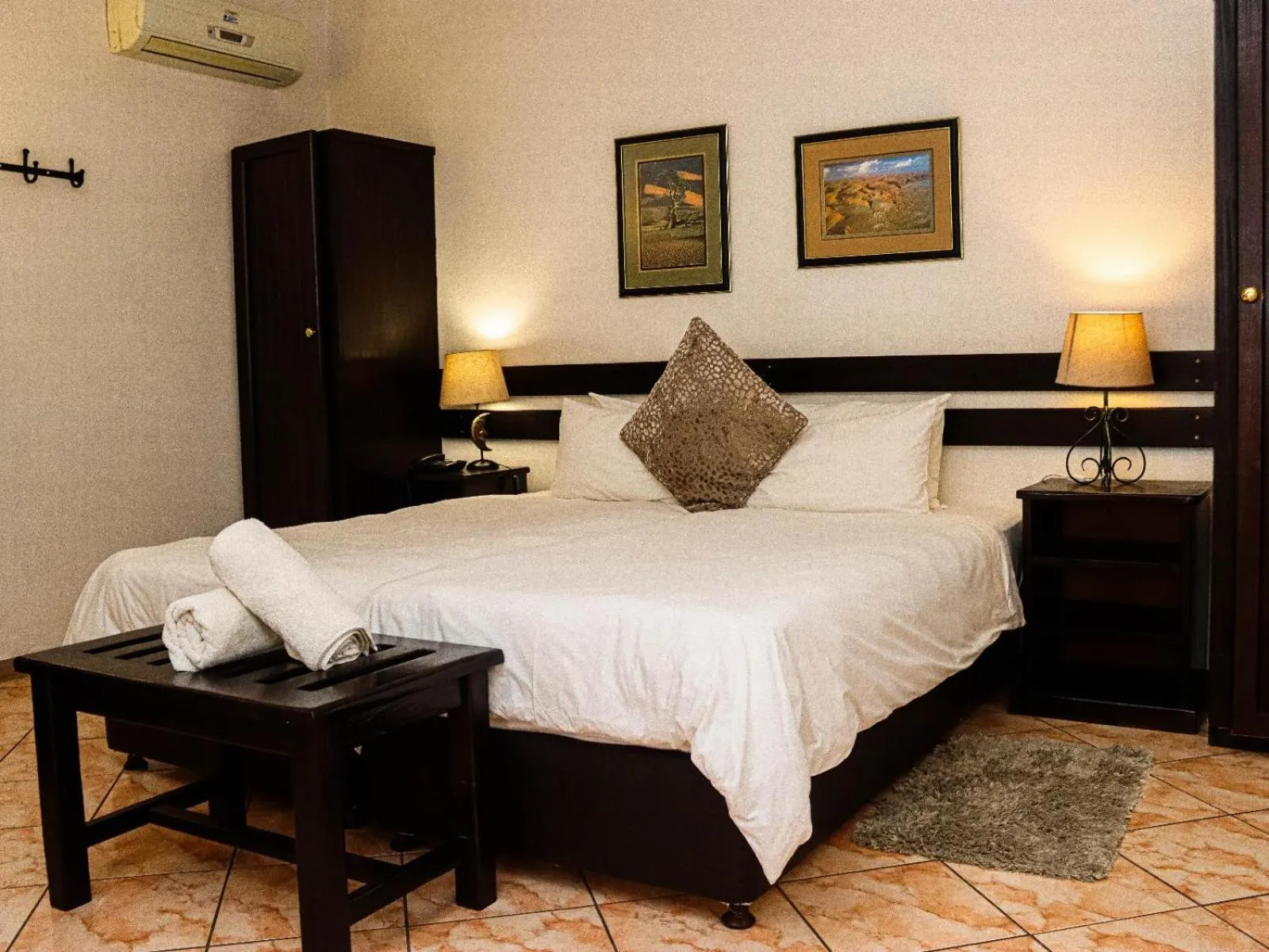 Bed in Casa Blanca Boutique Hotel Pension