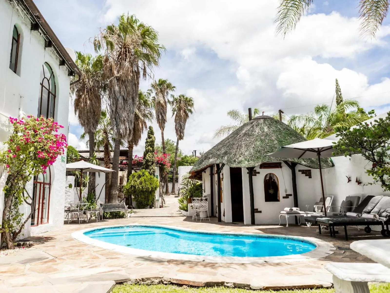 Property building in Casa Blanca Boutique Hotel Pension